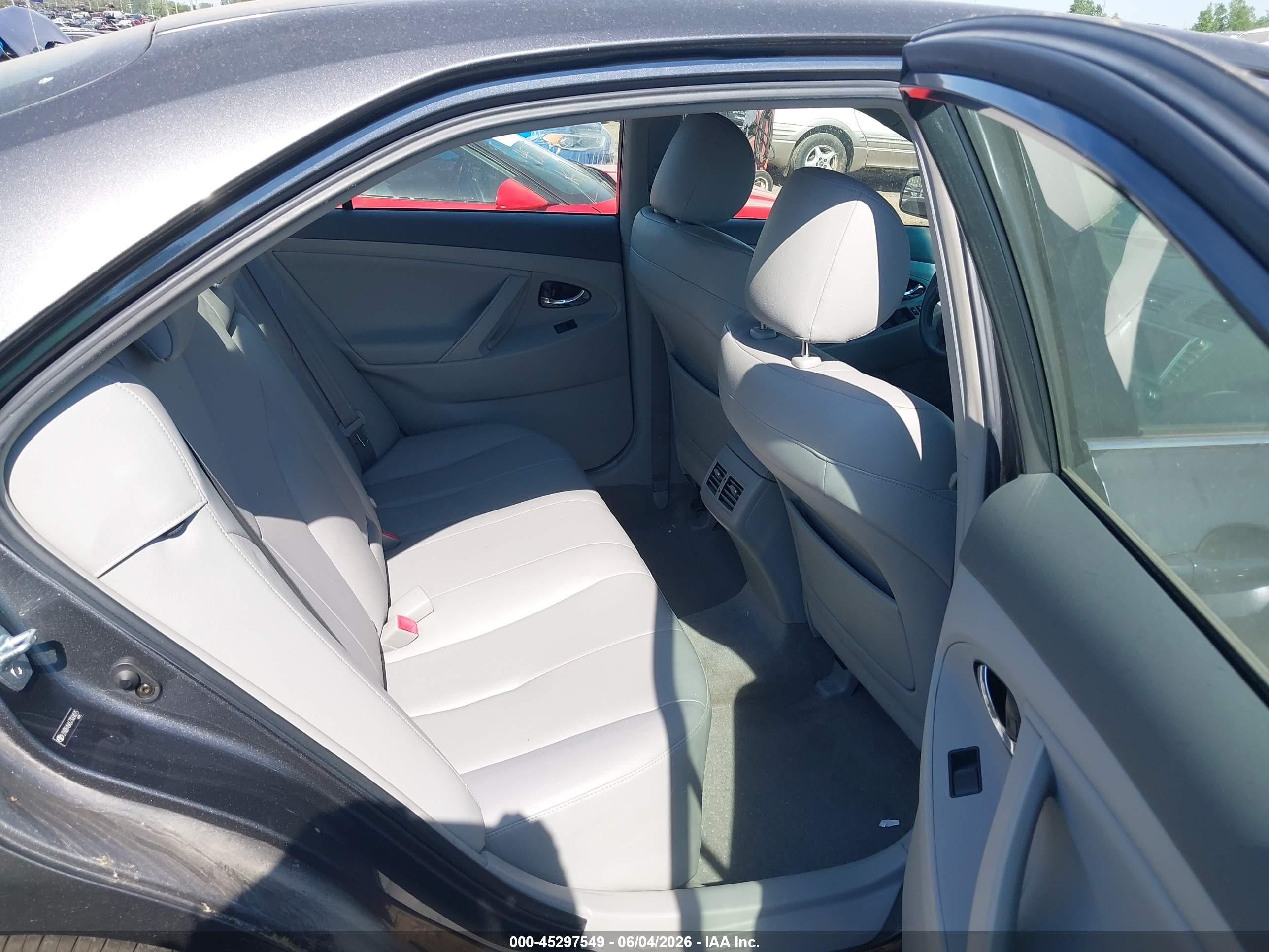 2007 Toyota Camry Hybrid   Gray vin: JTNBB46K673004075
