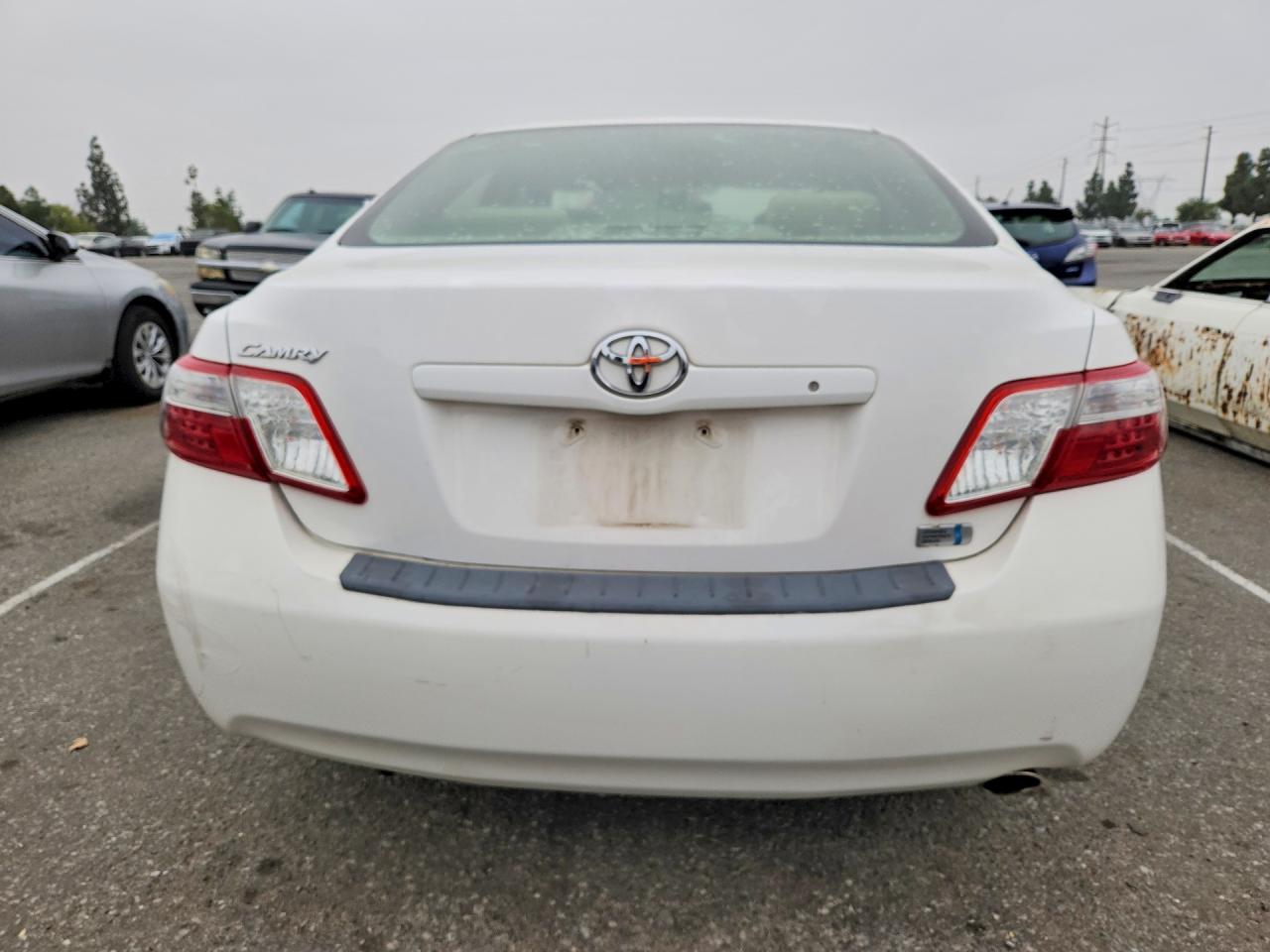 2007 Toyota Camry Hybrid White vin: JTNBB46K673016159