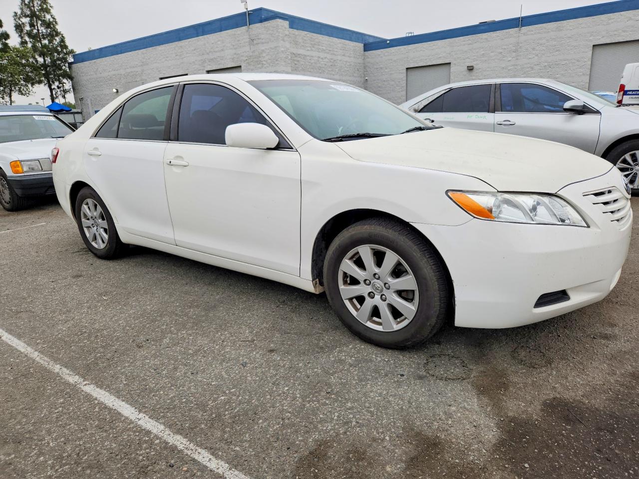 2007 Toyota Camry Hybrid White vin: JTNBB46K673016159