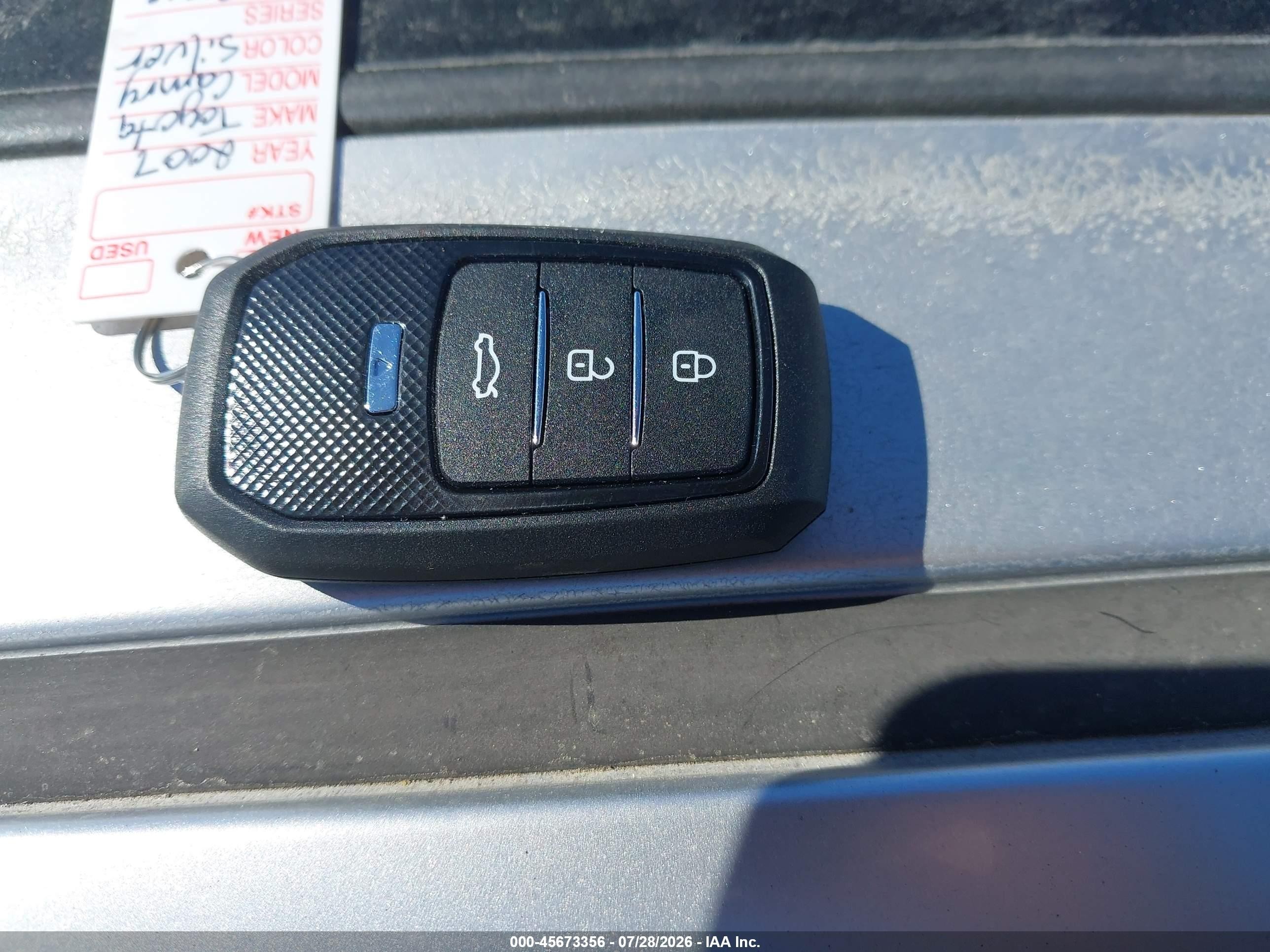 2007 Toyota Camry Hybrid   Silver vin: JTNBB46K673042700