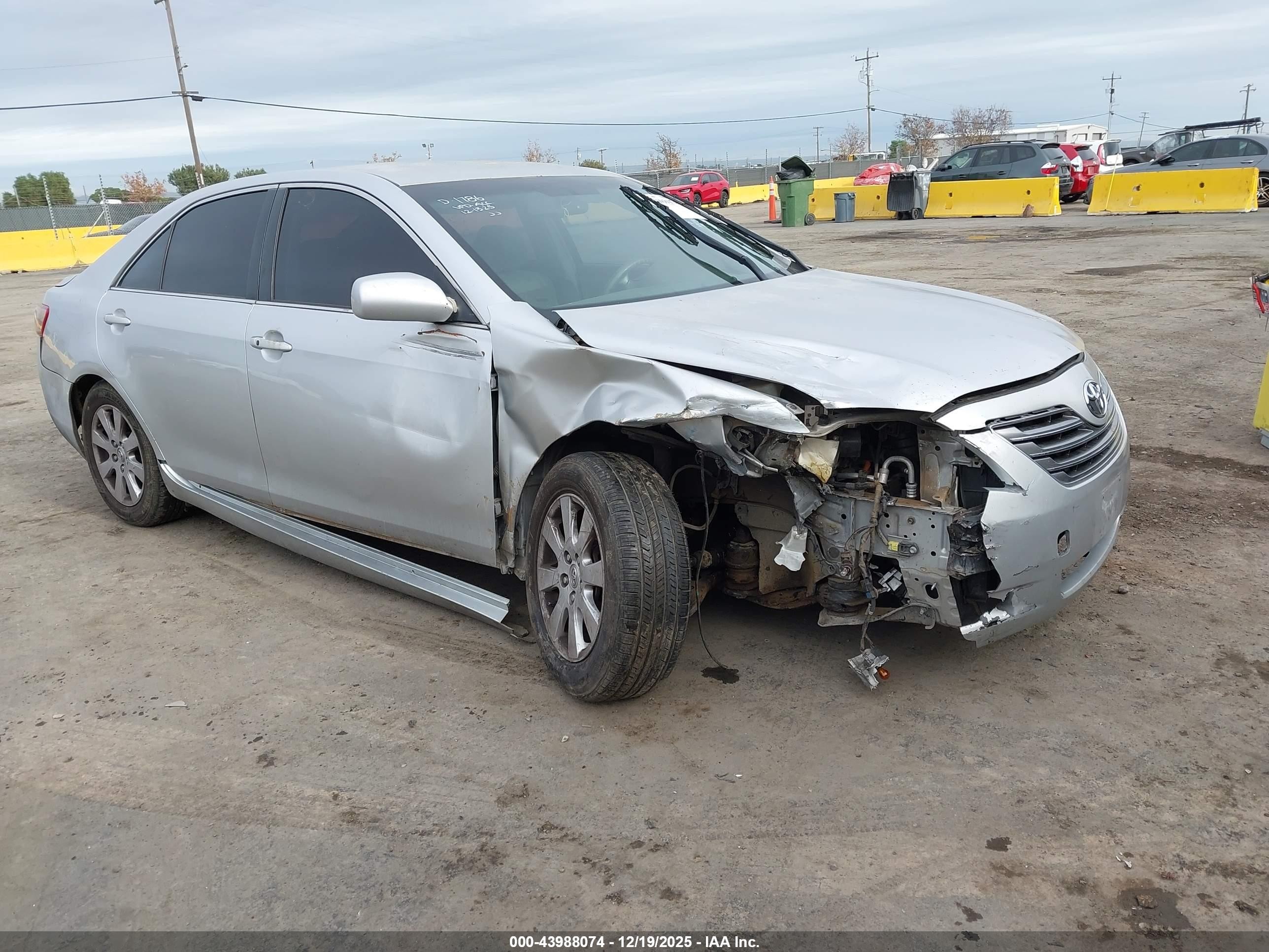 2007 Toyota Camry Hybrid   Silver vin: JTNBB46K773028336