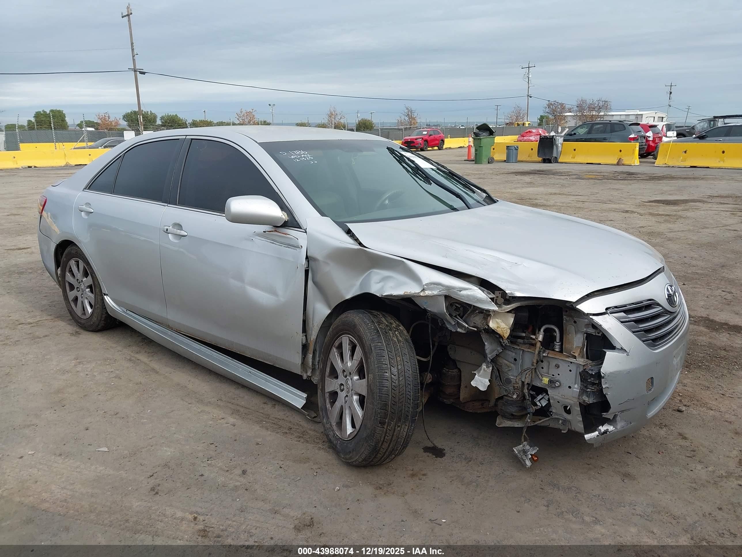 2007 Toyota Camry Hybrid   Silver vin: JTNBB46K773028336