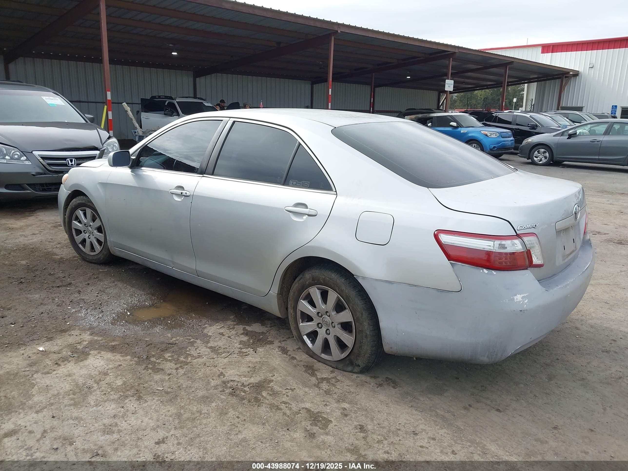 2007 Toyota Camry Hybrid   Silver vin: JTNBB46K773028336