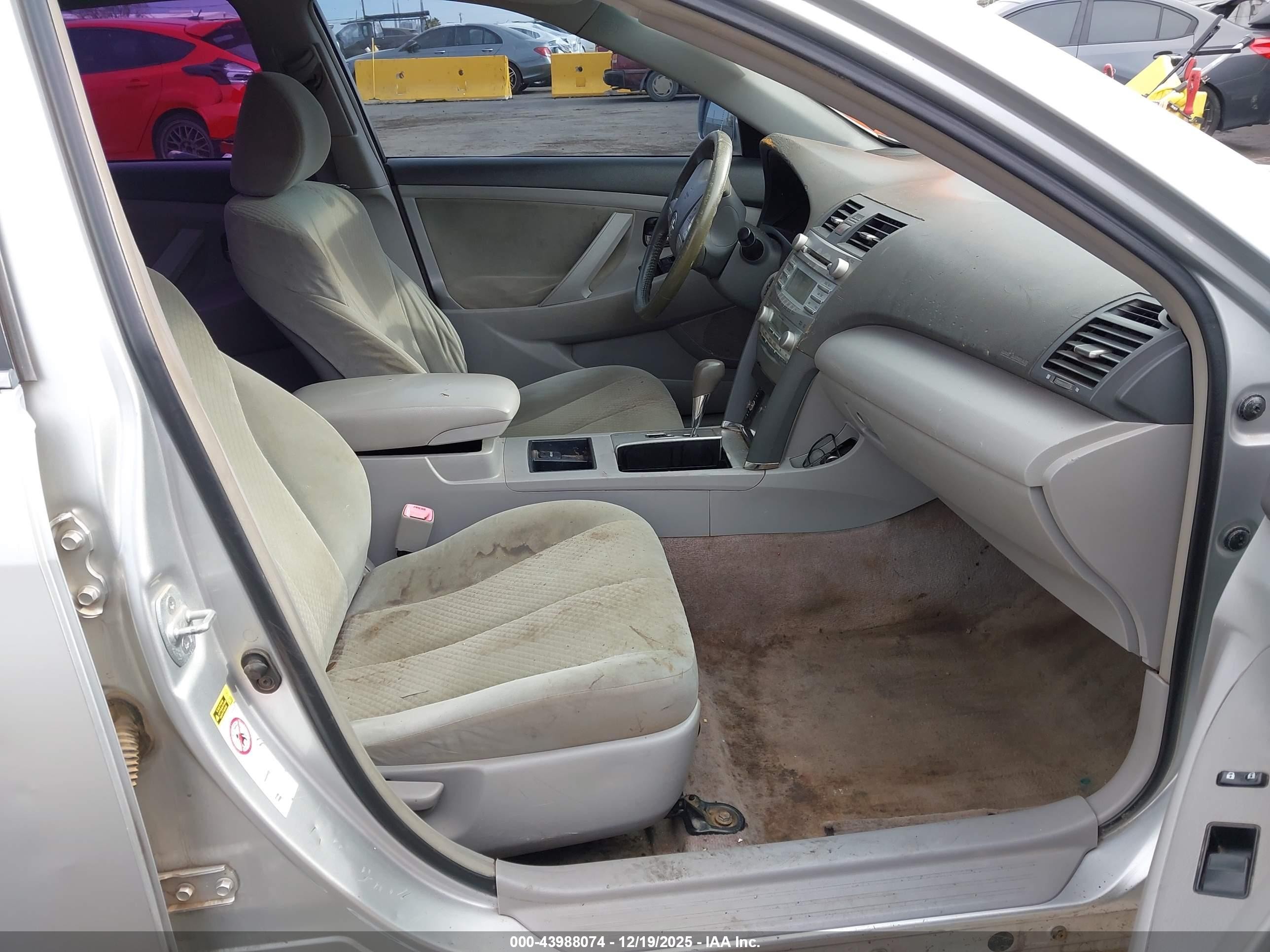 2007 Toyota Camry Hybrid   Silver vin: JTNBB46K773028336