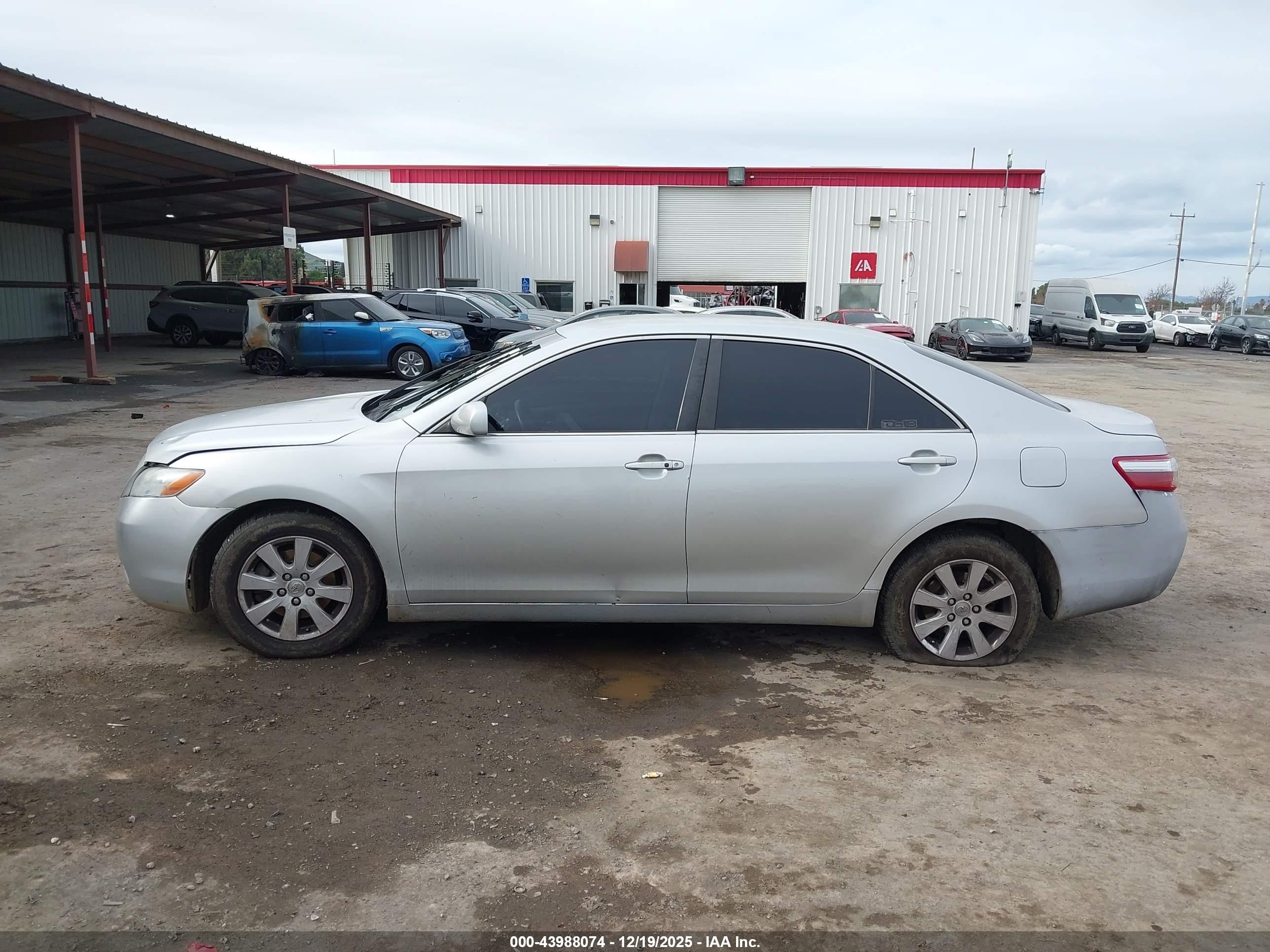 2007 Toyota Camry Hybrid   Silver vin: JTNBB46K773028336