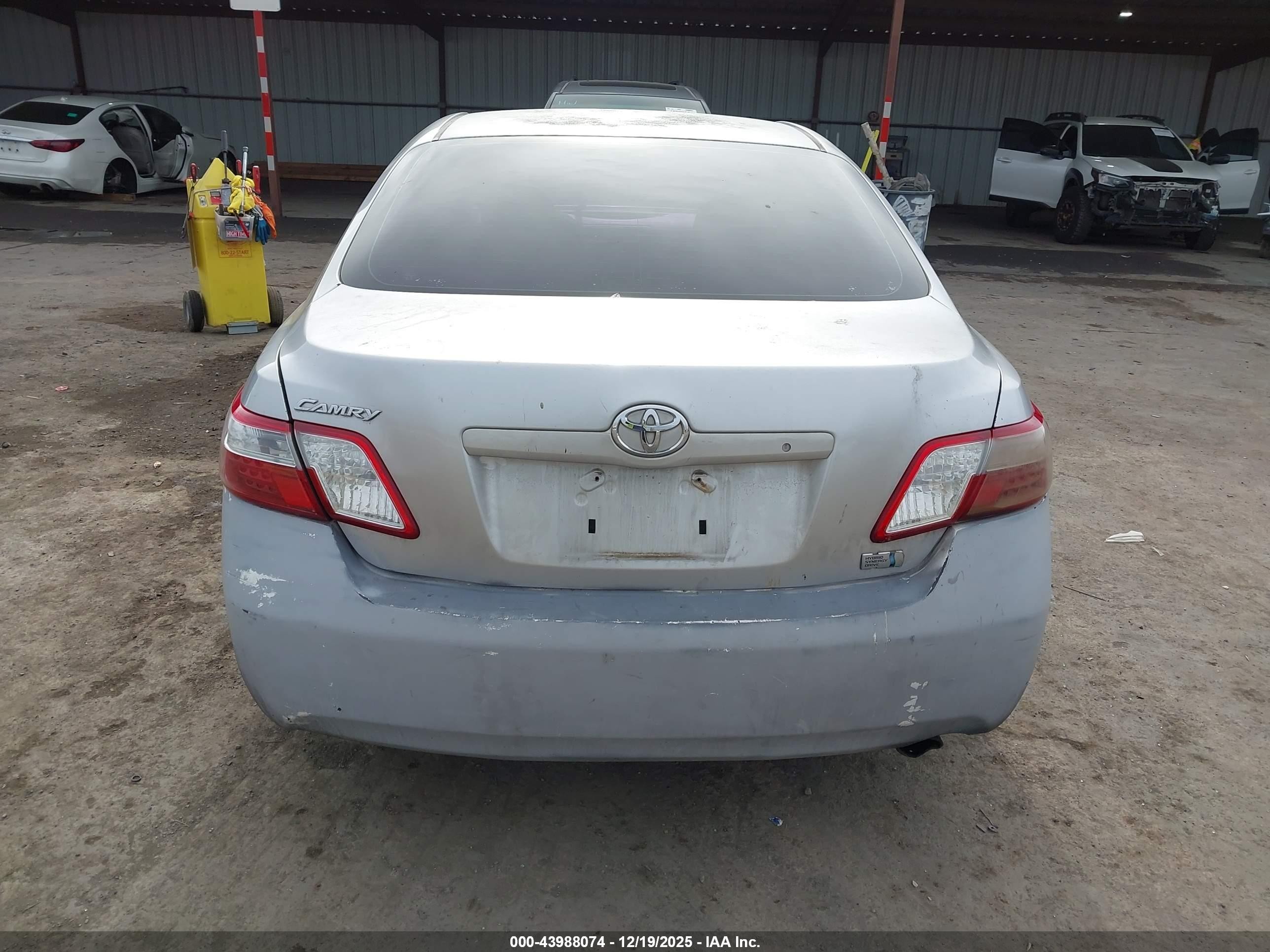 2007 Toyota Camry Hybrid   Silver vin: JTNBB46K773028336