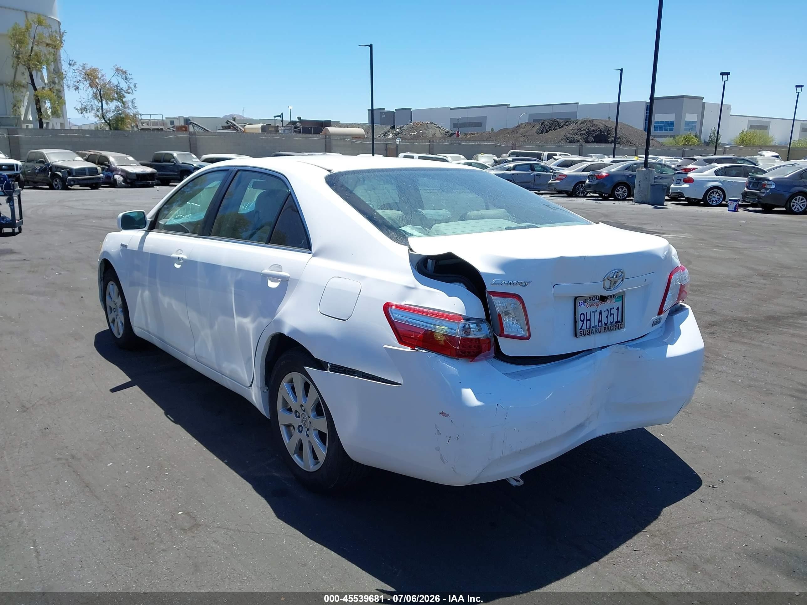 2008 Toyota Camry Hybrid   White vin: JTNBB46K783048930