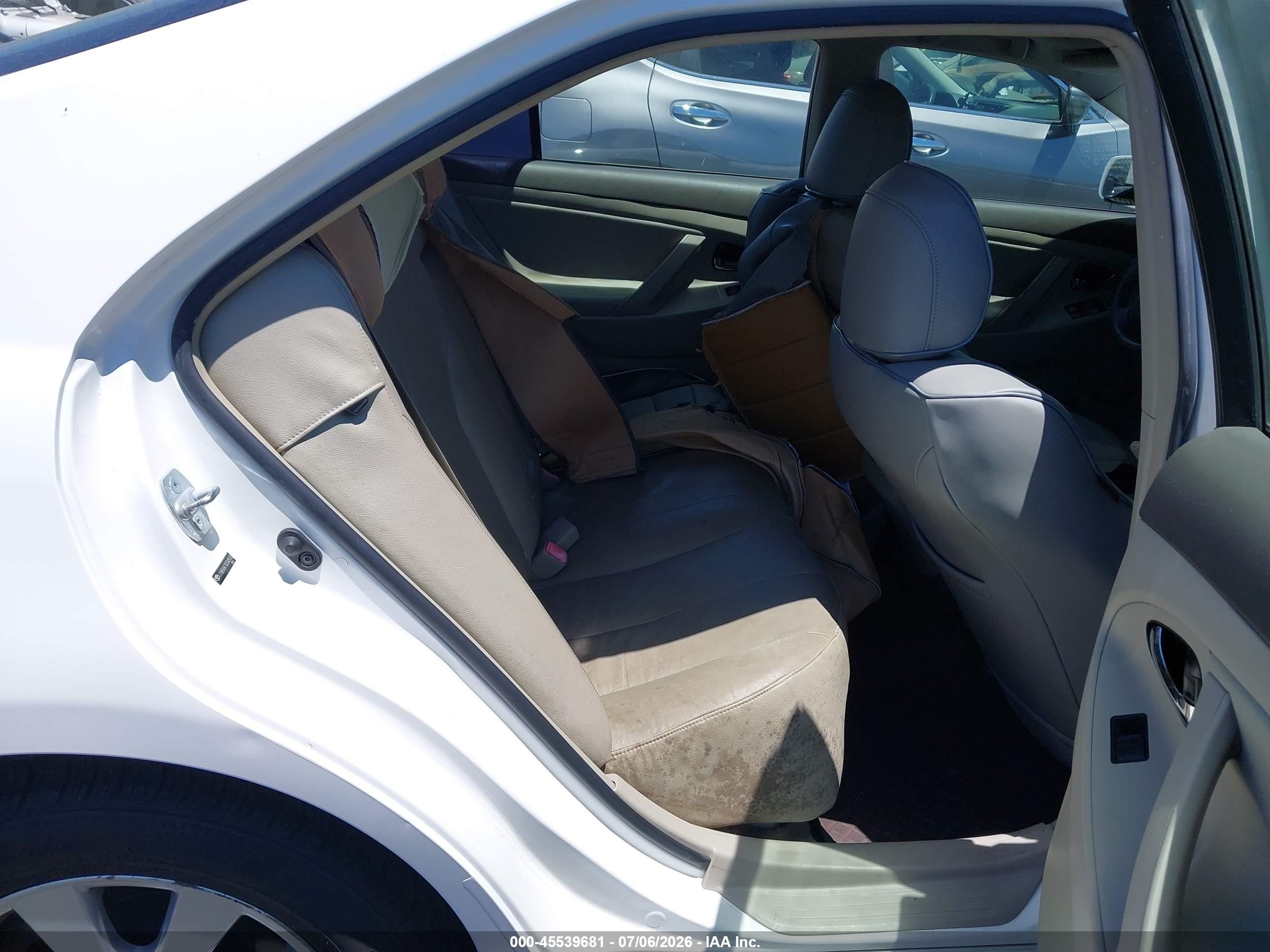 2008 Toyota Camry Hybrid   White vin: JTNBB46K783048930