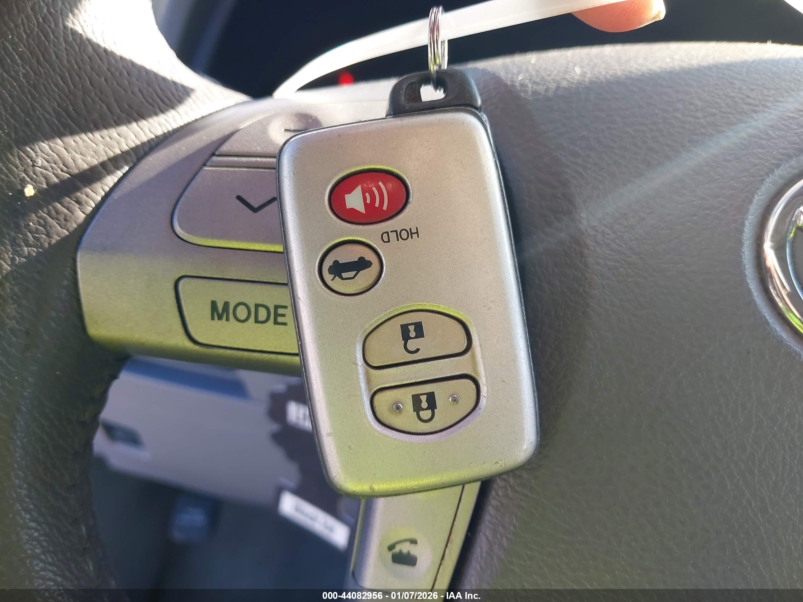 2007 Toyota Camry Hybrid   Silver vin: JTNBB46K873004529