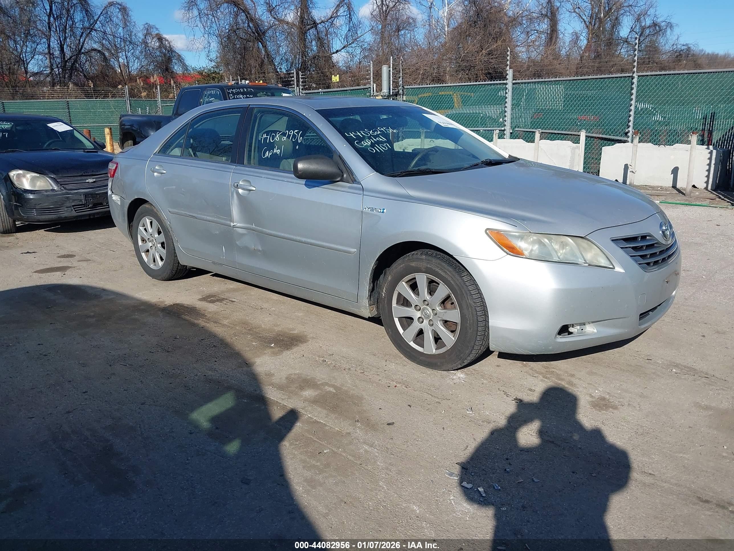 2007 Toyota Camry Hybrid   Silver vin: JTNBB46K873004529