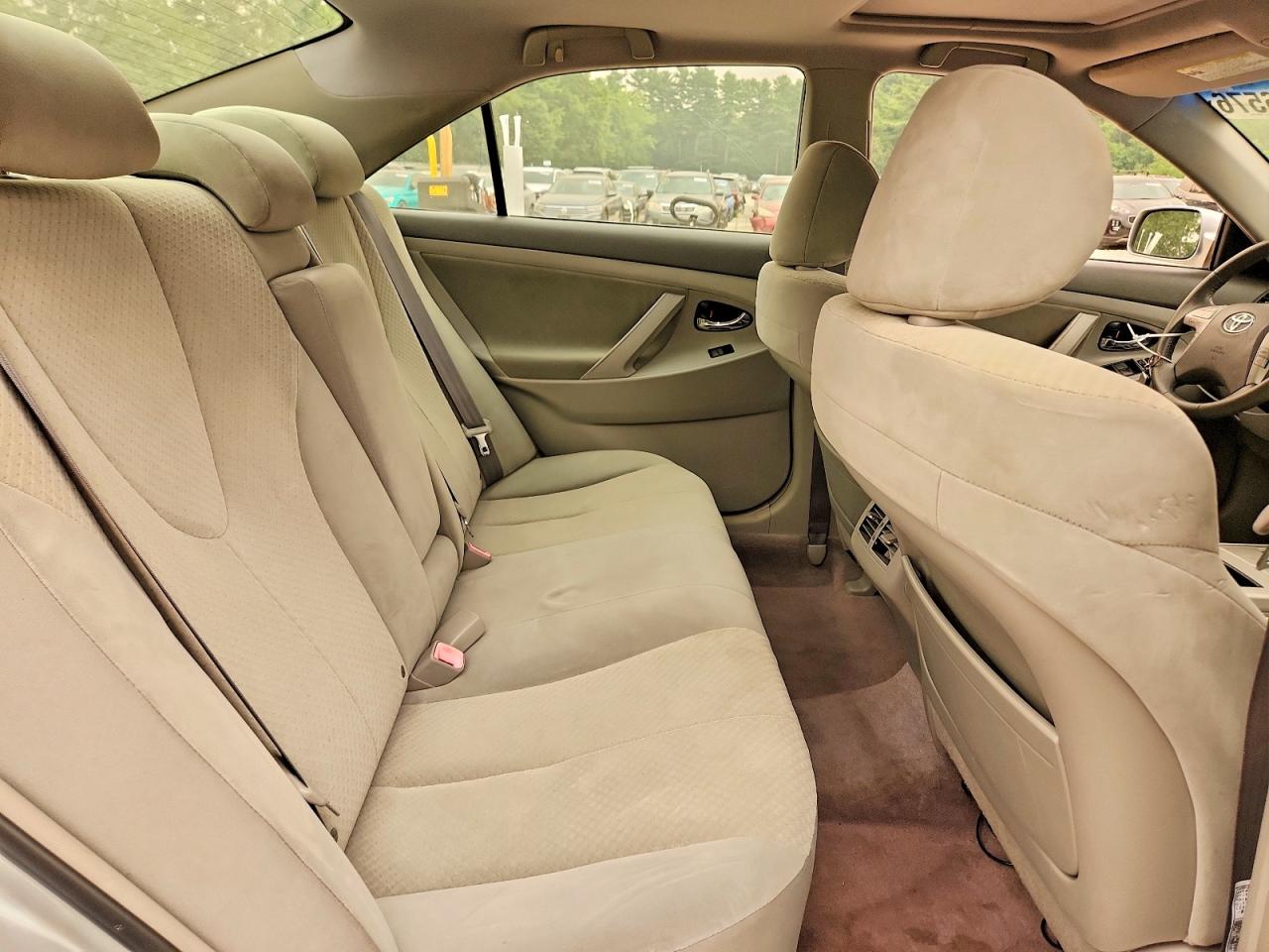 2007 Toyota Camry Hybrid Silver vin: JTNBB46K873009150