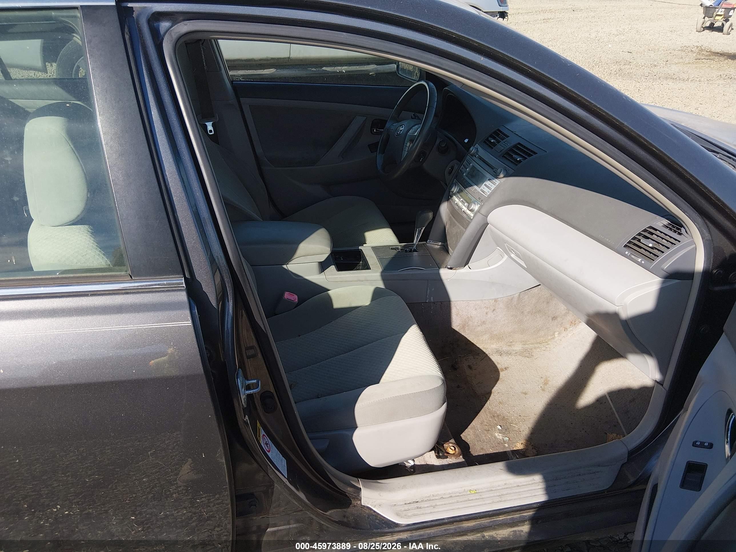 2008 Toyota Camry Hybrid   Black vin: JTNBB46K883046202