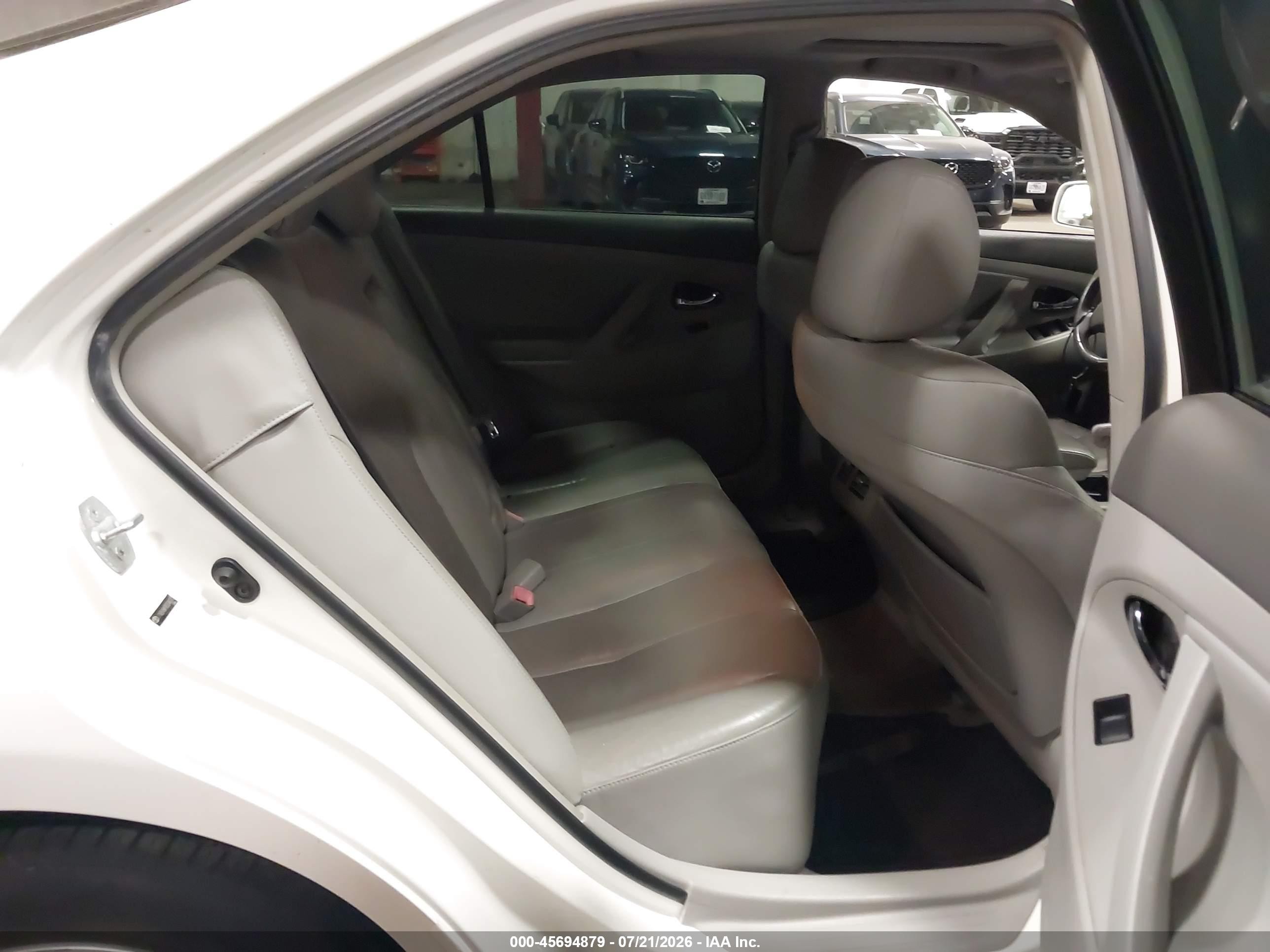 2008 Toyota Camry Hybrid   White vin: JTNBB46K983046273