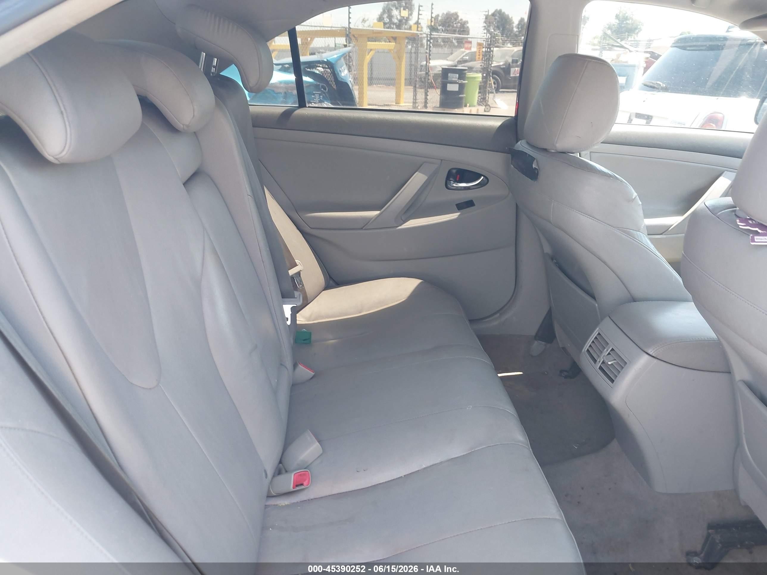 2008 Toyota Camry Hybrid   Gray vin: JTNBB46K983047536