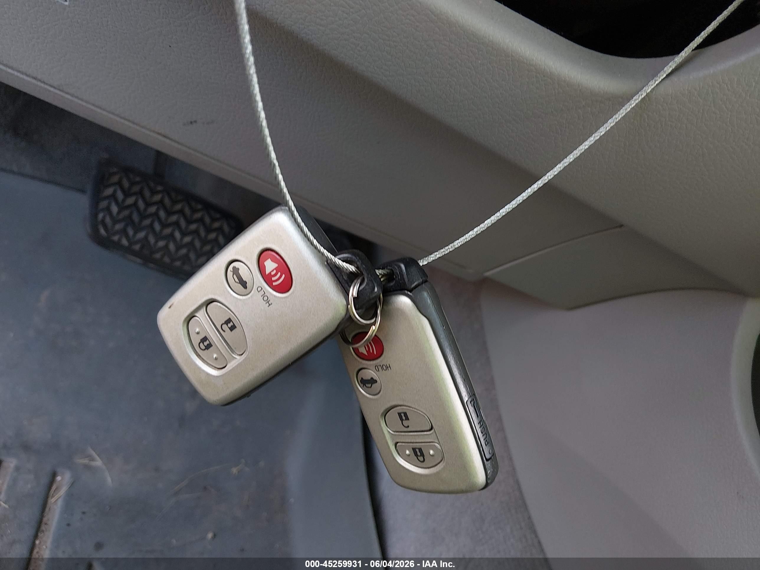 2007 Toyota Camry Hybrid   White vin: JTNBB46KX73009490