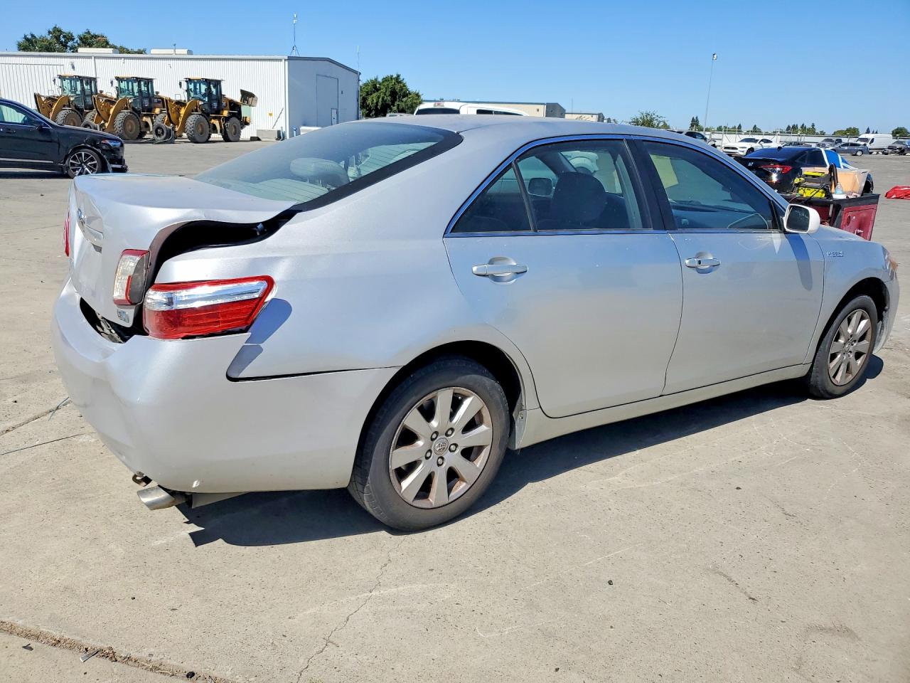 2007 Toyota Camry Hybrid Silver vin: JTNBB46KX73010672