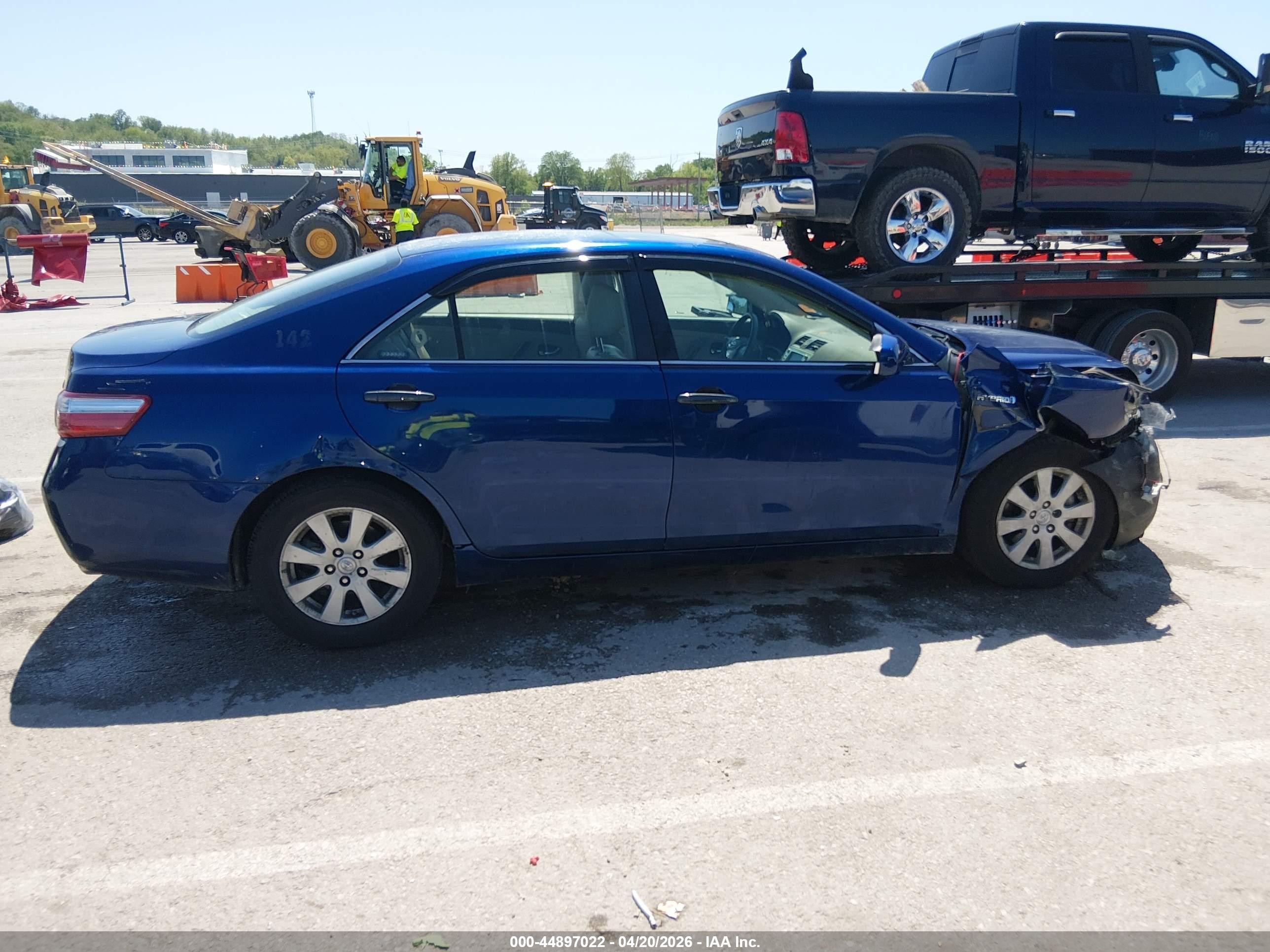 2007 Toyota Camry Hybrid   Blue vin: JTNBB46KX73011501
