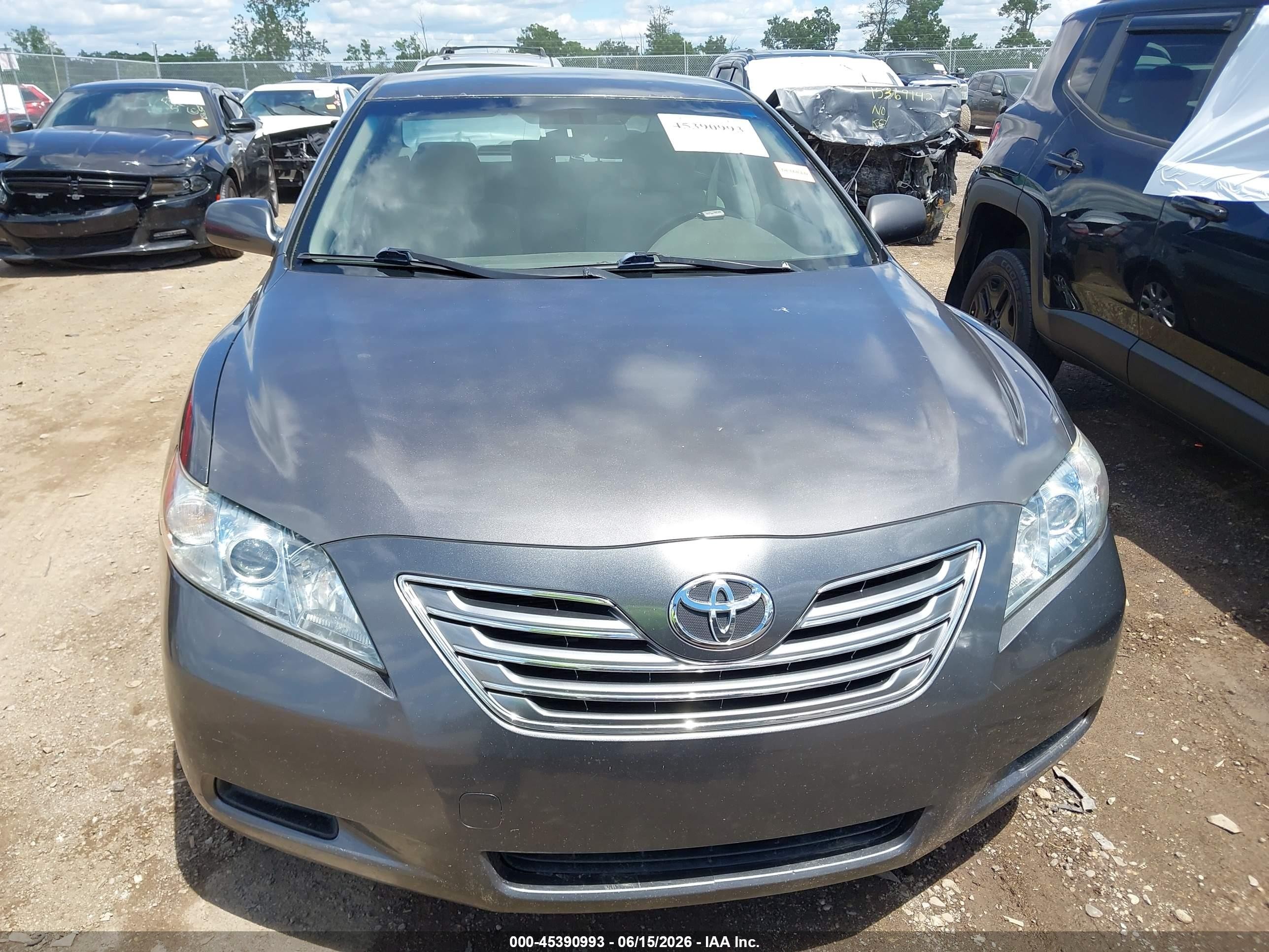 2007 Toyota Camry Hybrid   Gray vin: JTNBB46KX73015452