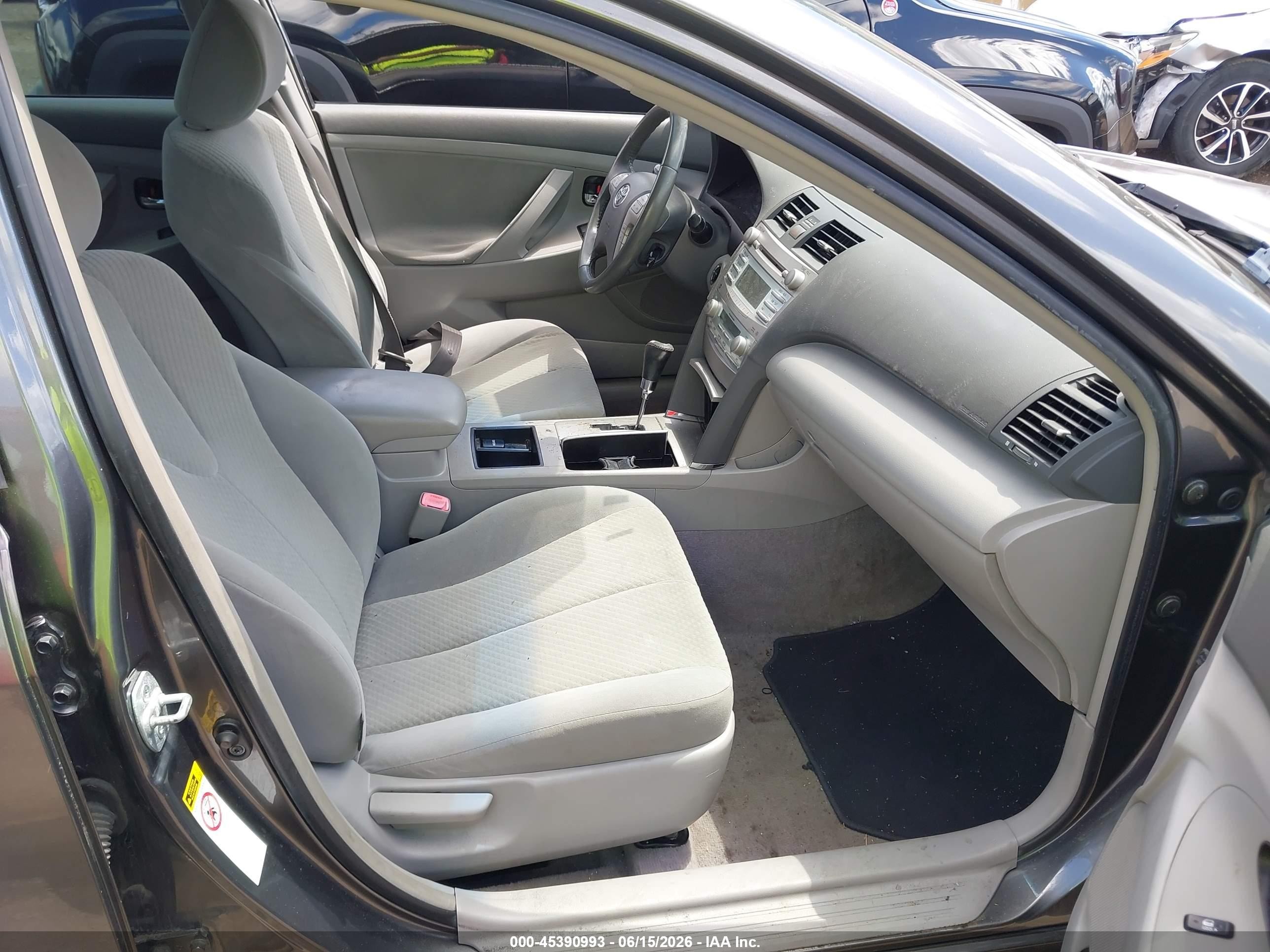 2007 Toyota Camry Hybrid   Gray vin: JTNBB46KX73015452
