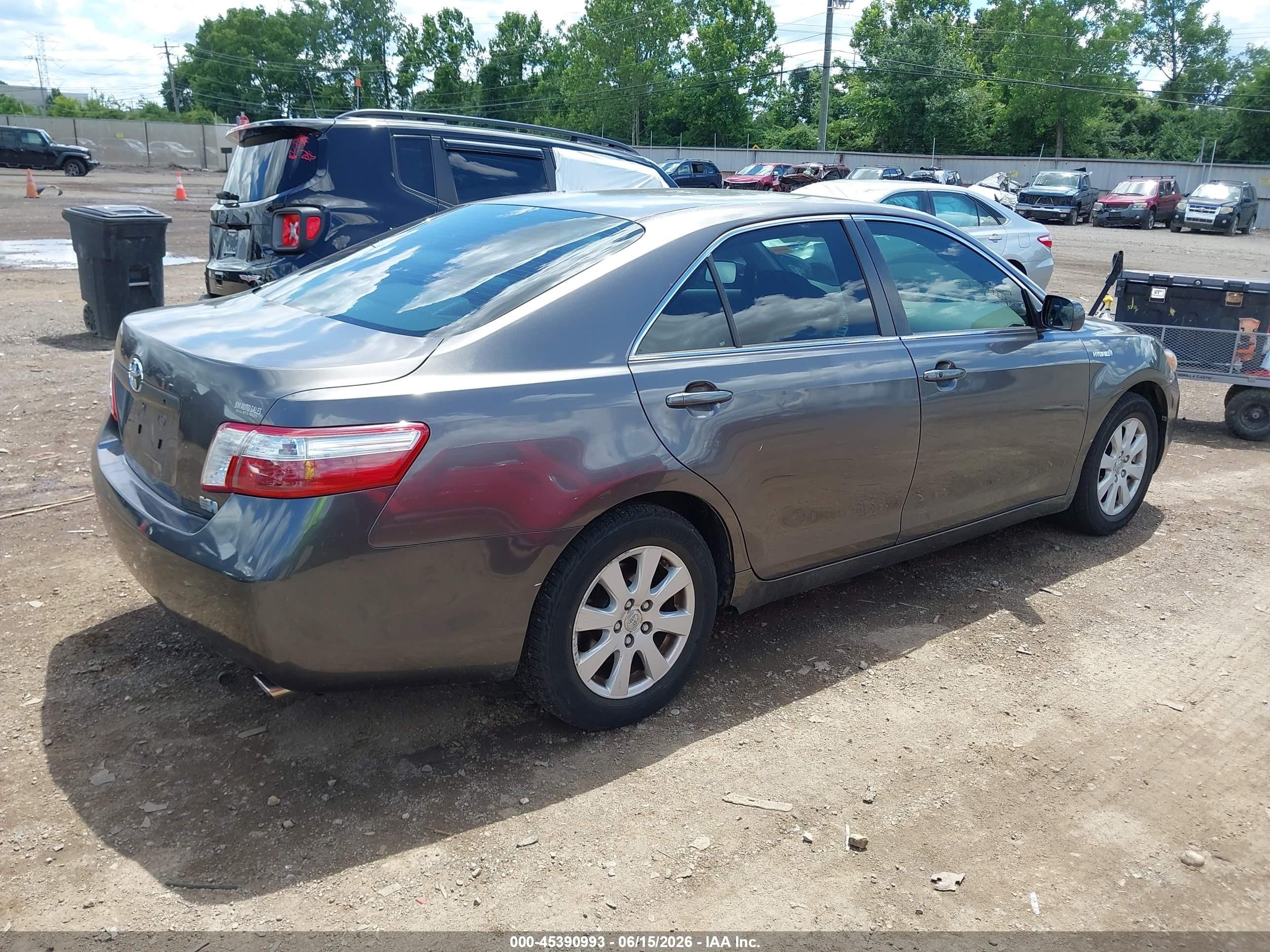 2007 Toyota Camry Hybrid   Gray vin: JTNBB46KX73015452