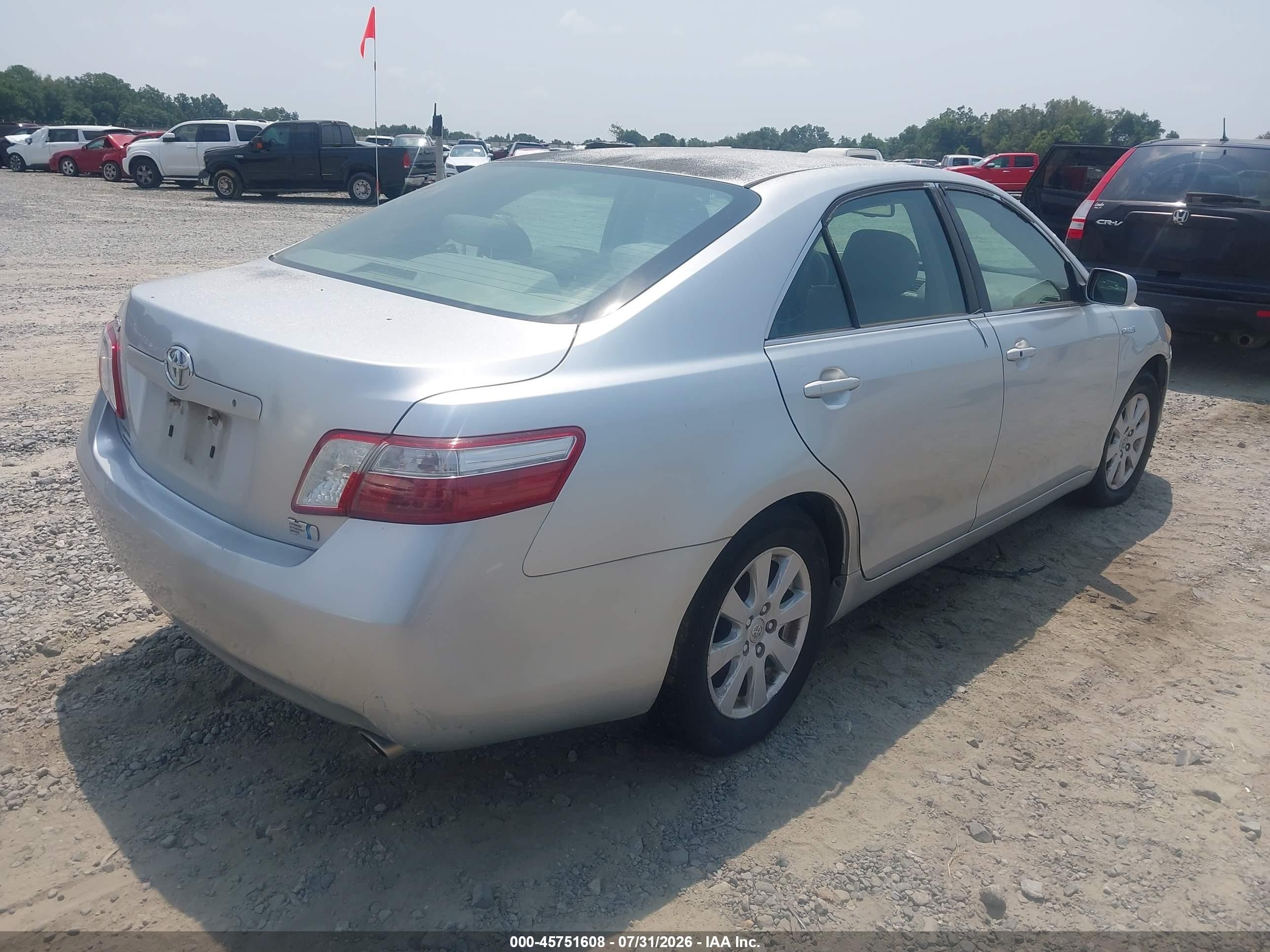 2007 Toyota Camry Hybrid   Silver vin: JTNBB46KX73023339