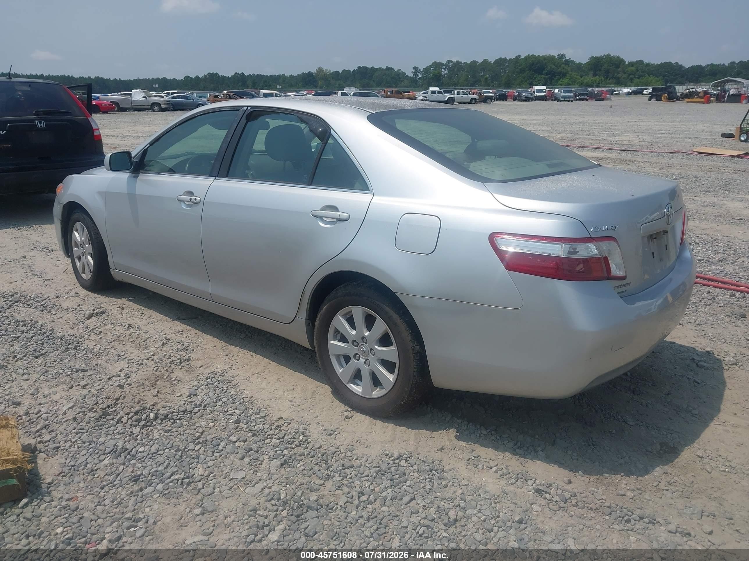 2007 Toyota Camry Hybrid   Silver vin: JTNBB46KX73023339