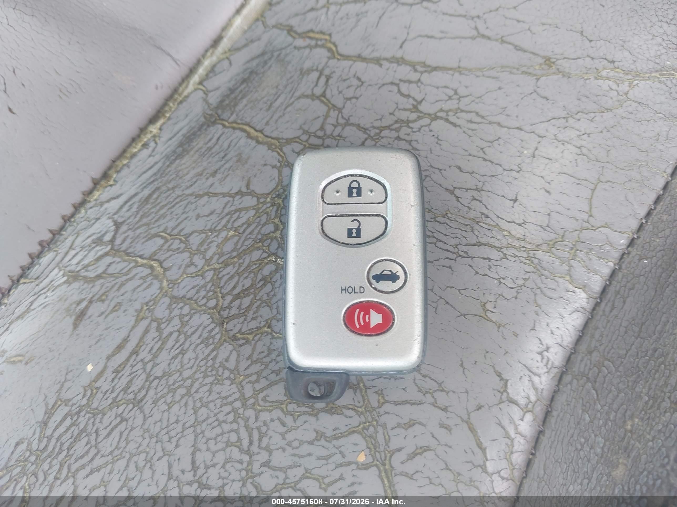 2007 Toyota Camry Hybrid   Silver vin: JTNBB46KX73023339