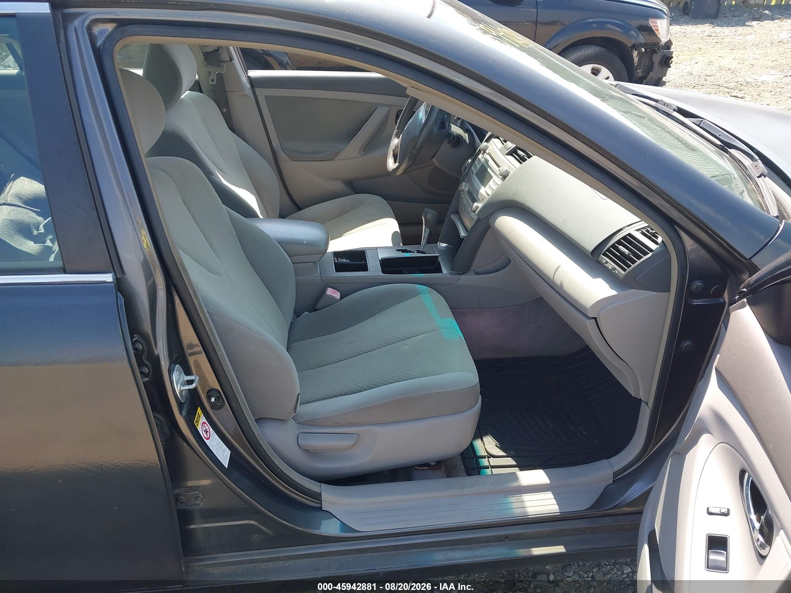 2007 Toyota Camry Hybrid   Gray vin: JTNBB46KX73025821