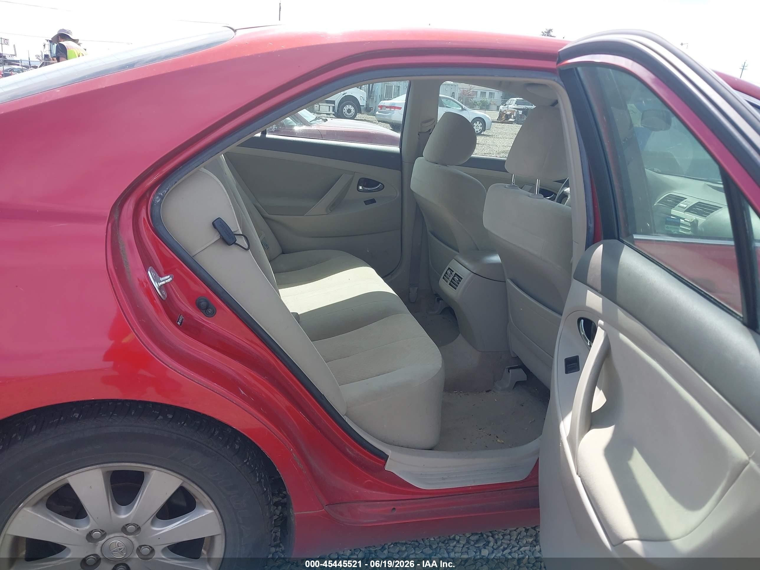 2007 Toyota Camry Hybrid   Red vin: JTNBB46KX73032204