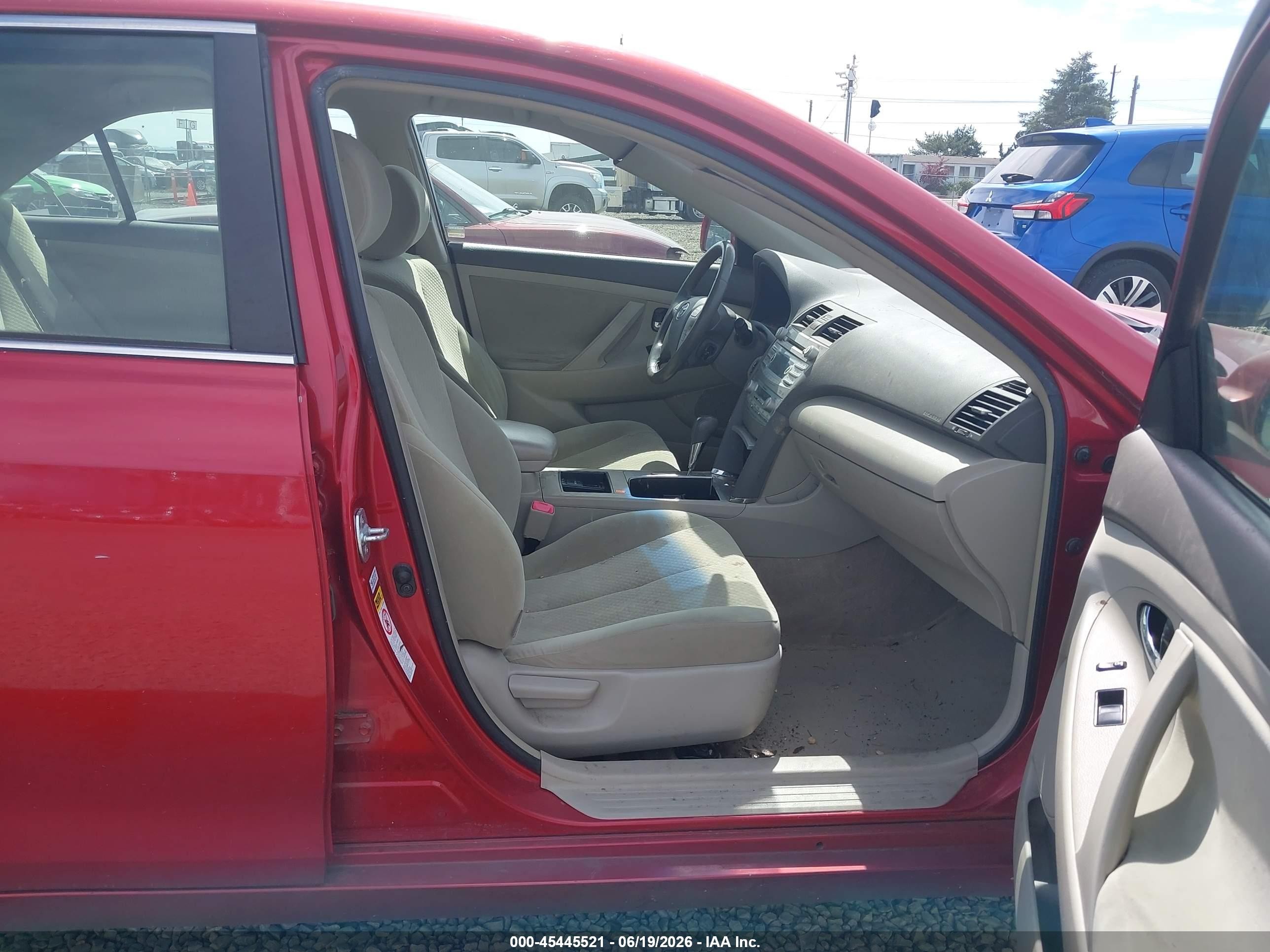 2007 Toyota Camry Hybrid   Red vin: JTNBB46KX73032204