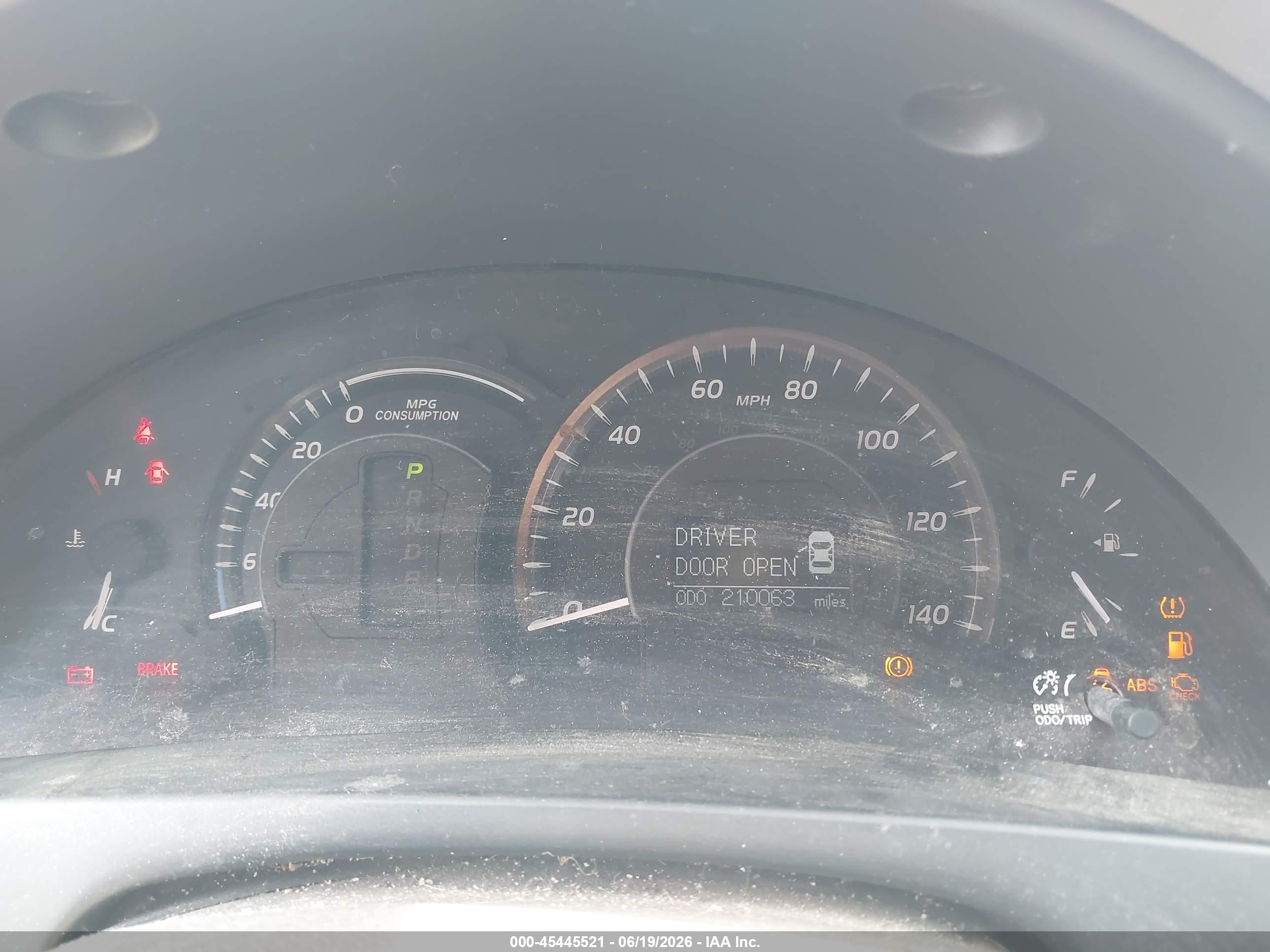 2007 Toyota Camry Hybrid   Red vin: JTNBB46KX73032204