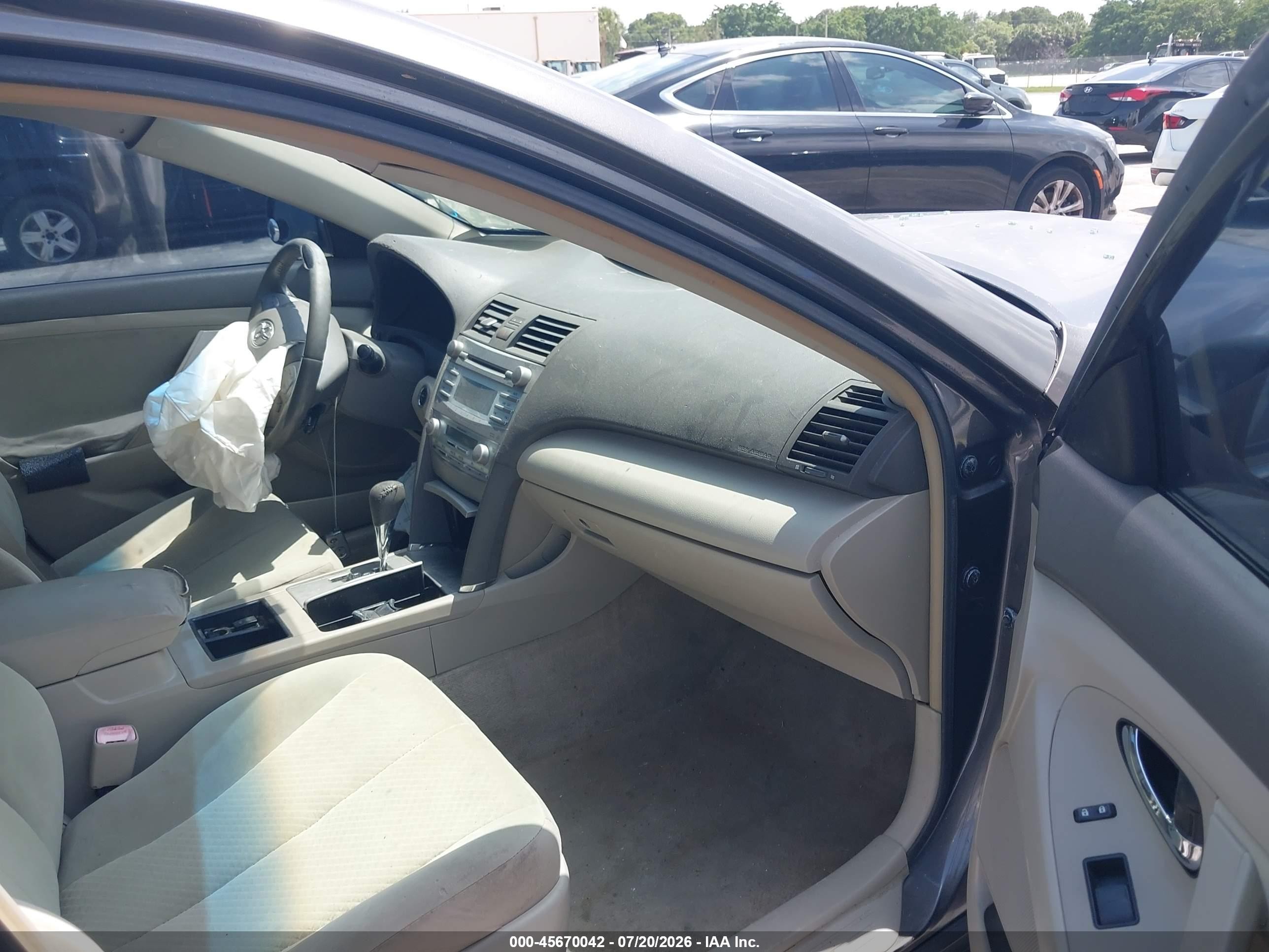 2007 Toyota Camry Hybrid Gray vin: JTNBB46KX73043221