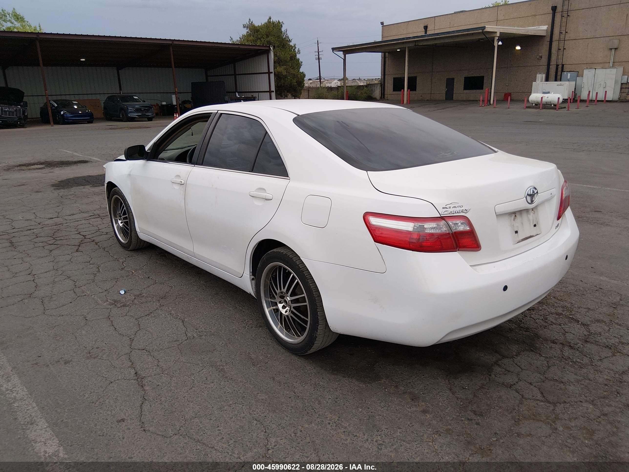 2007 Toyota Camry Le White vin: JTNBE46K073004774
