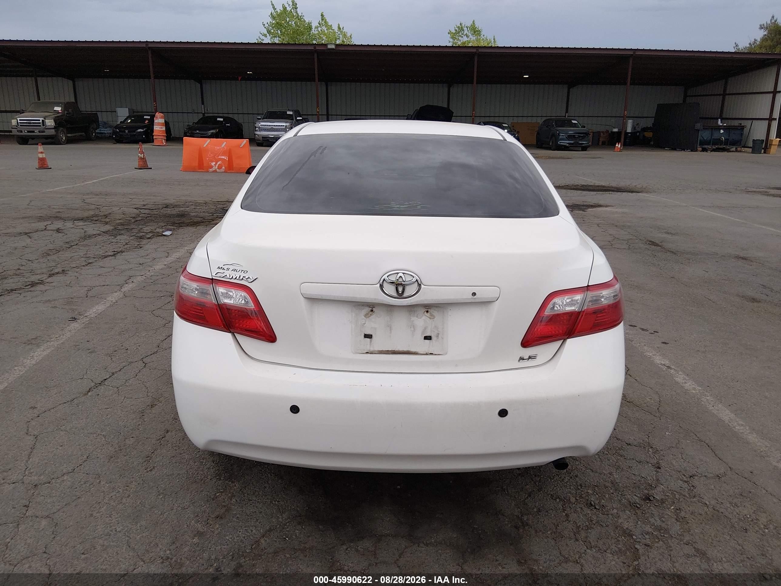 2007 Toyota Camry Le White vin: JTNBE46K073004774