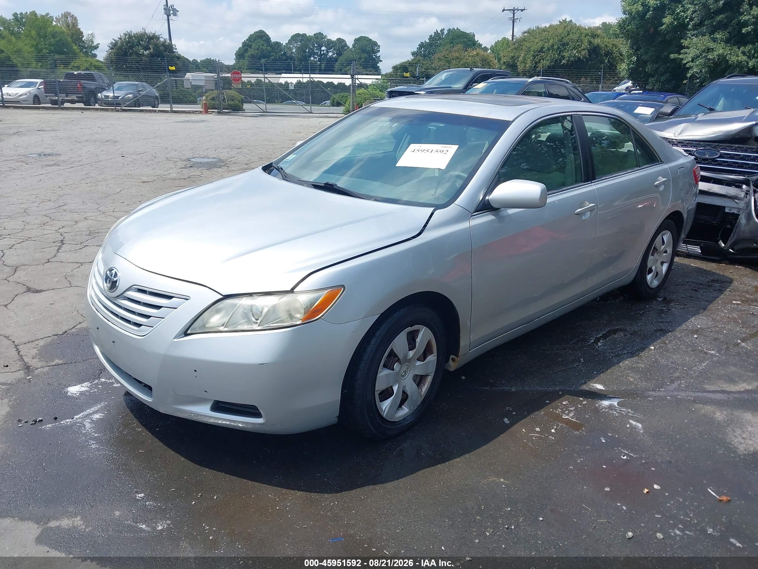 2007 Toyota Camry Le White vin: JTNBE46K073040822