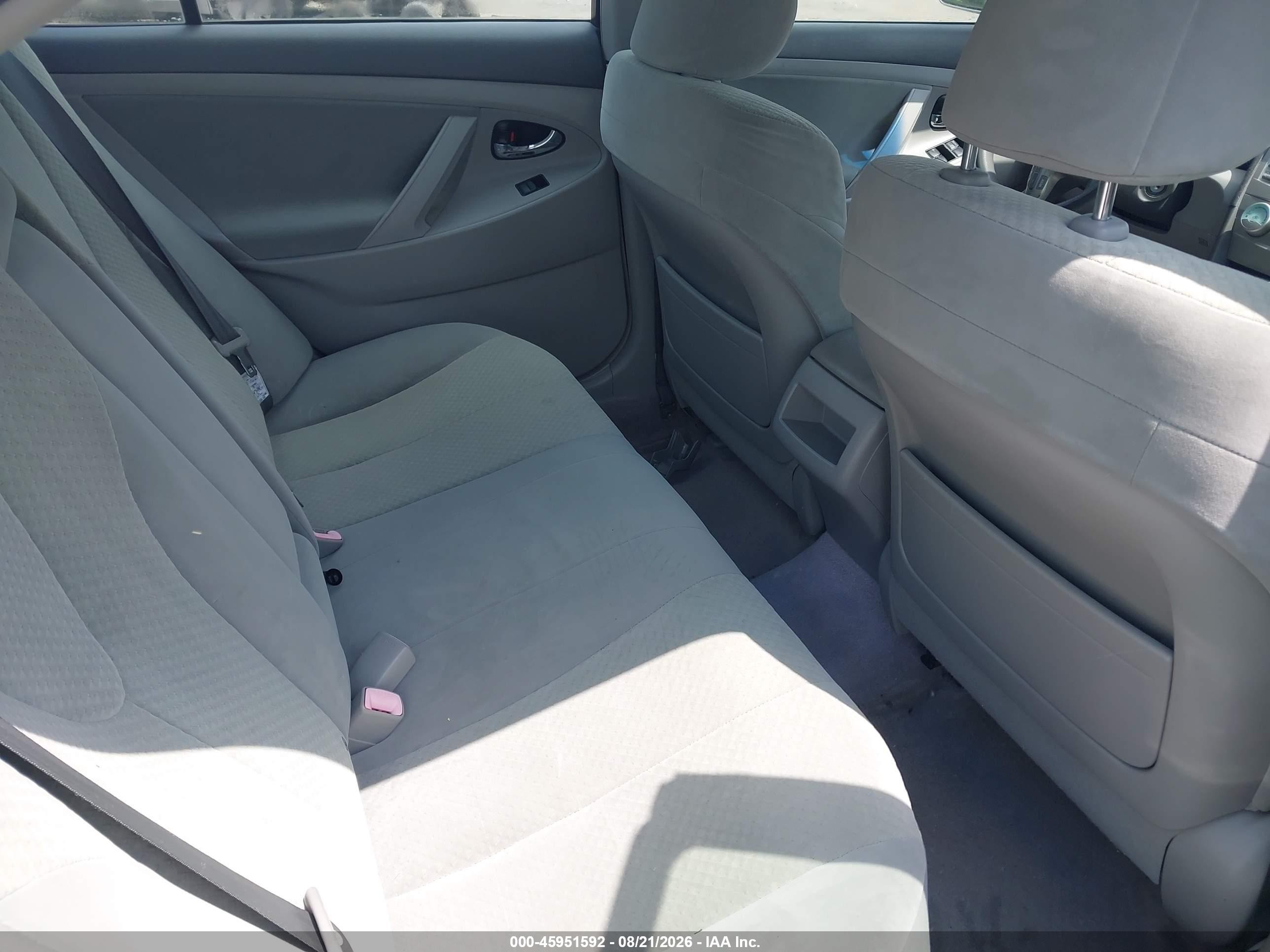 2007 Toyota Camry Le White vin: JTNBE46K073040822