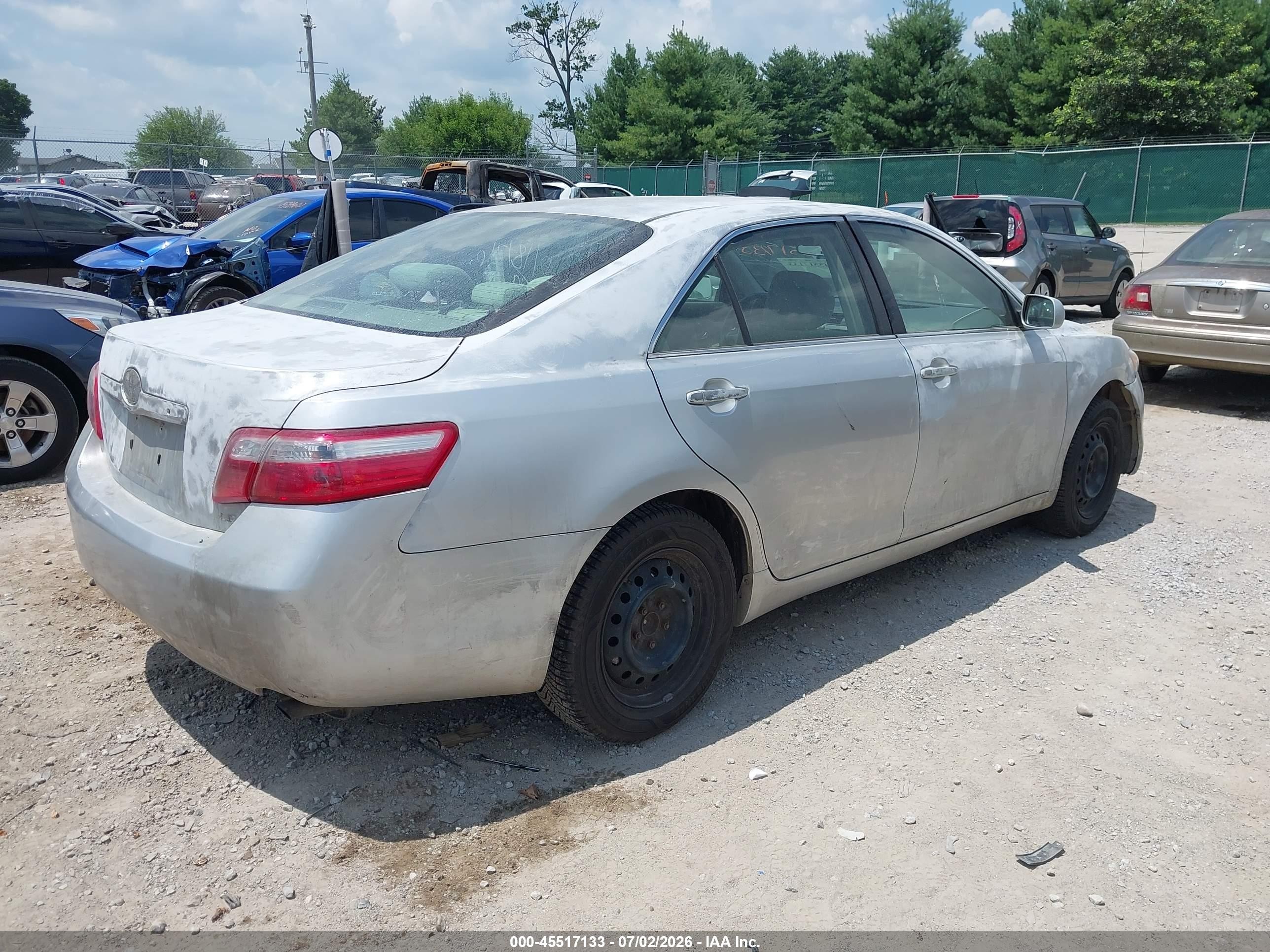 2007 Toyota Camry Le Silver vin: JTNBE46K073051657