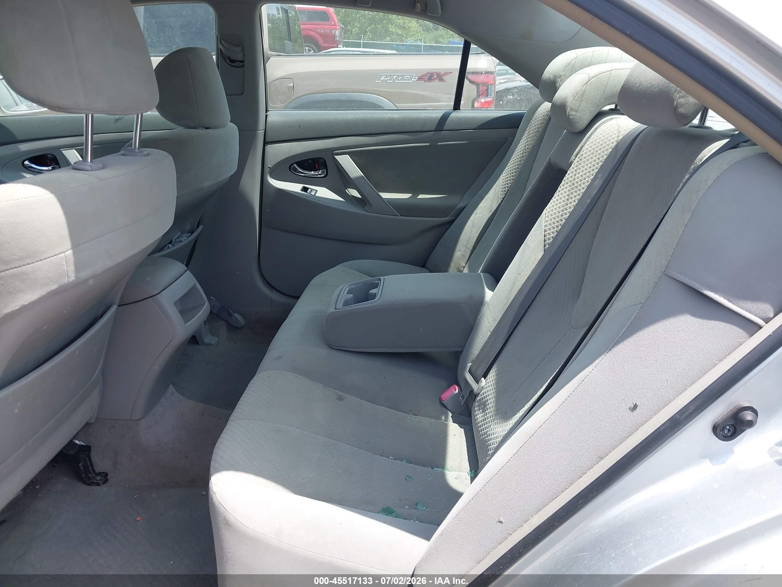2007 Toyota Camry Le Silver vin: JTNBE46K073051657