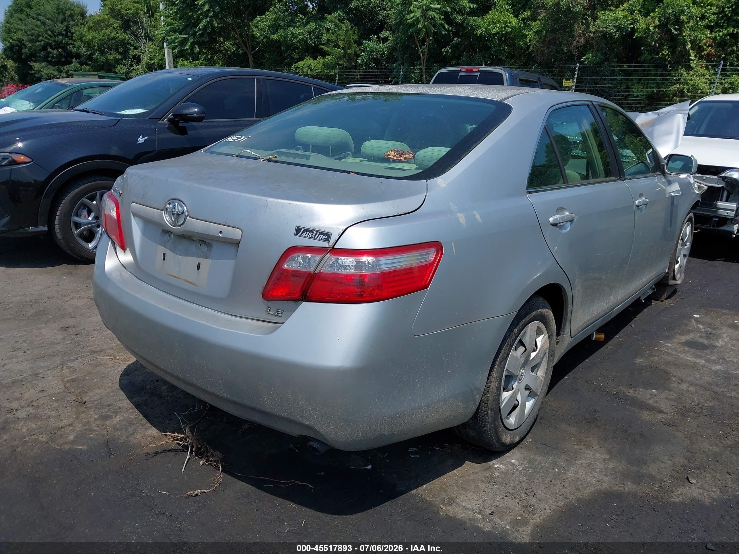 2007 Toyota Camry Le Silver vin: JTNBE46K073056700