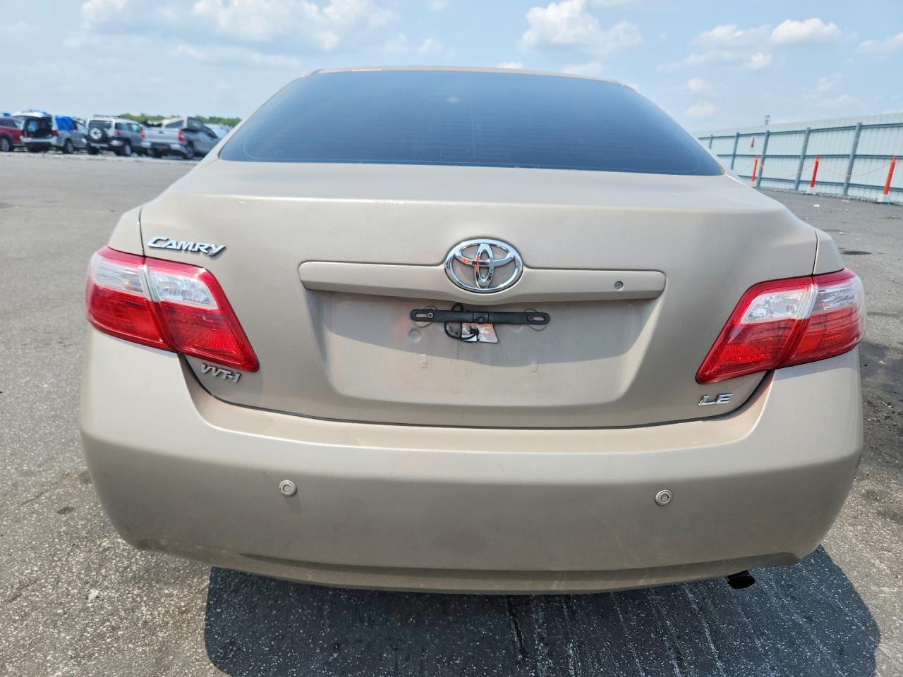 2007 Toyota Camry Ce Gold vin: JTNBE46K073060262