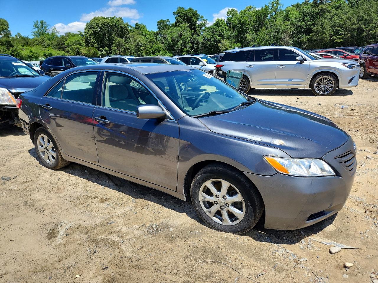 2007 Toyota Camry Le Gray vin: JTNBE46K073061895