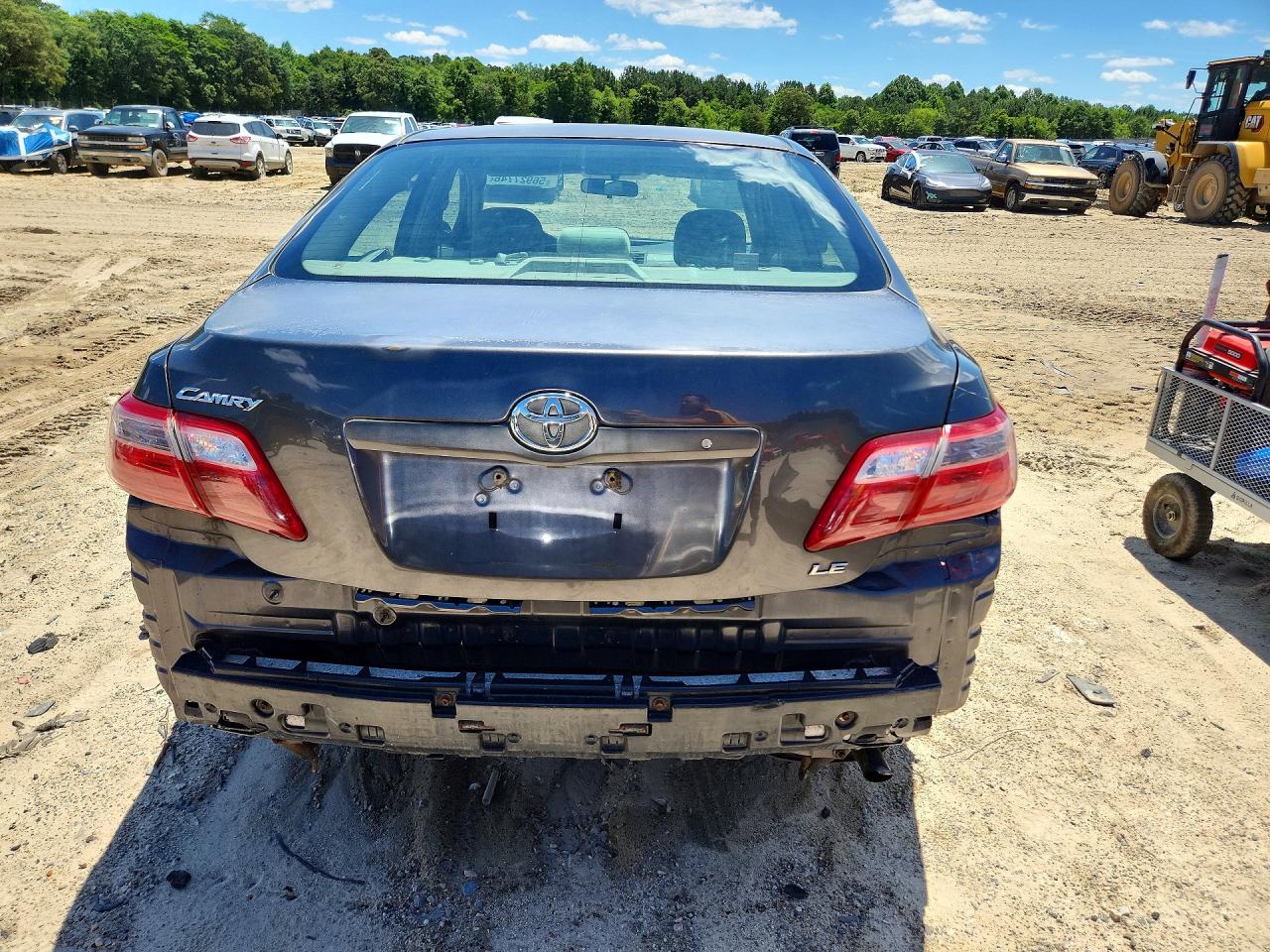 2007 Toyota Camry Le Gray vin: JTNBE46K073061895