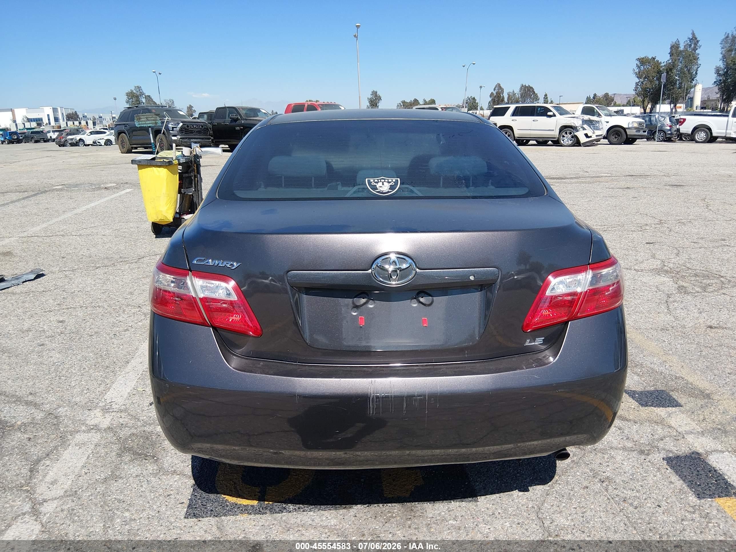 2007 Toyota Camry Le Gray vin: JTNBE46K073071505