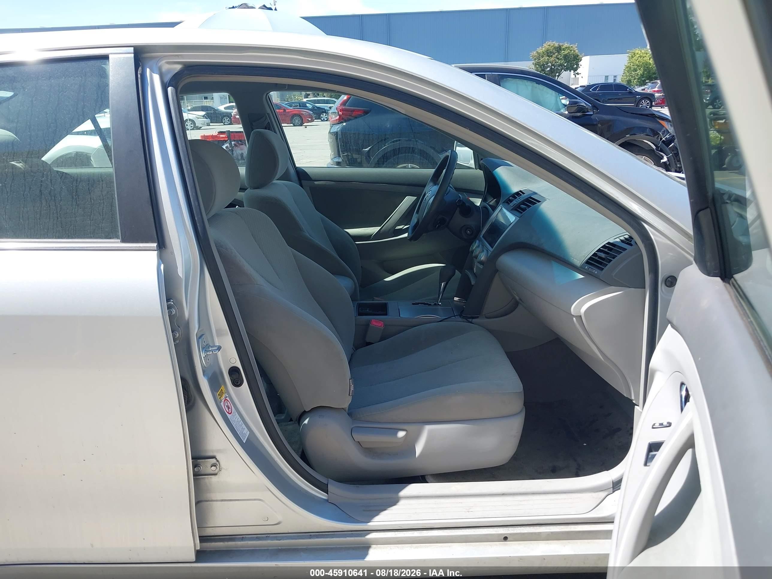 2007 Toyota Camry Le Серый vin: JTNBE46K073086540