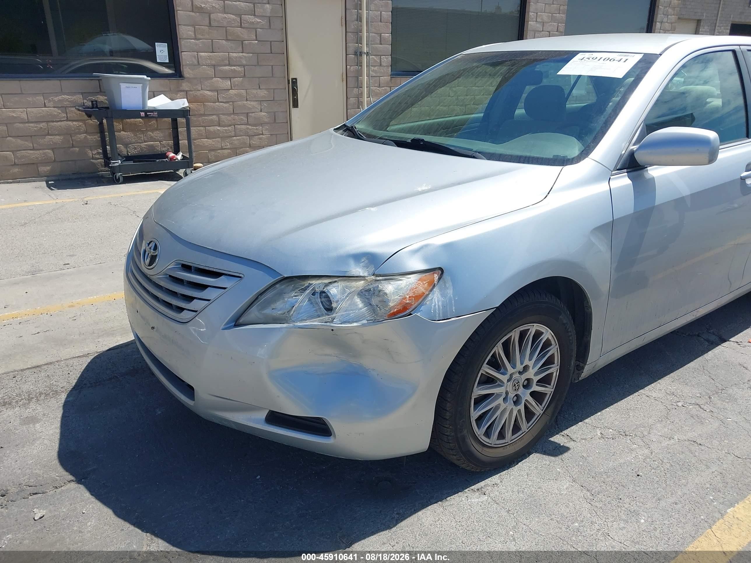2007 Toyota Camry Le Серый vin: JTNBE46K073086540