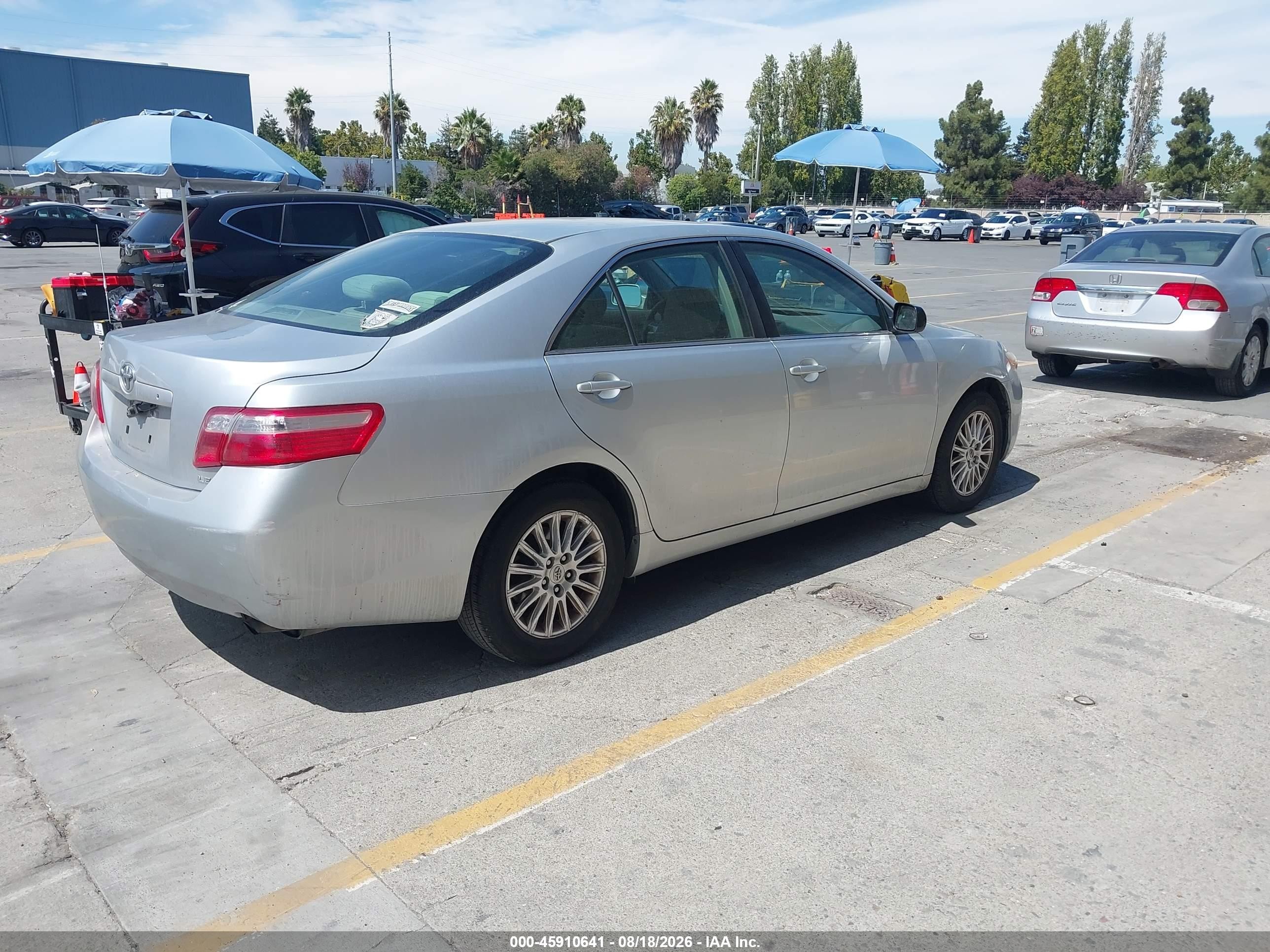 2007 Toyota Camry Le Серый vin: JTNBE46K073086540
