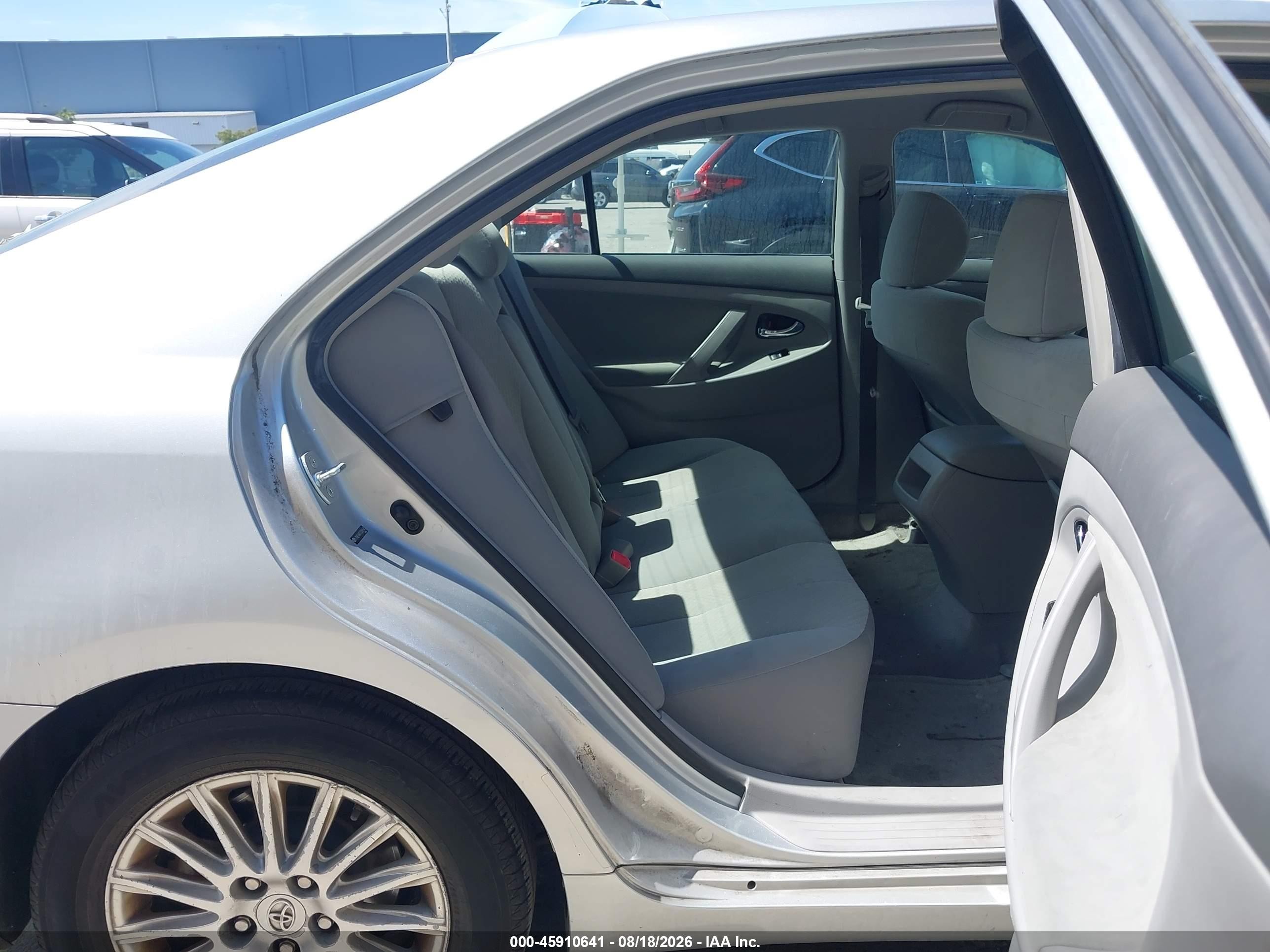2007 Toyota Camry Le Серый vin: JTNBE46K073086540