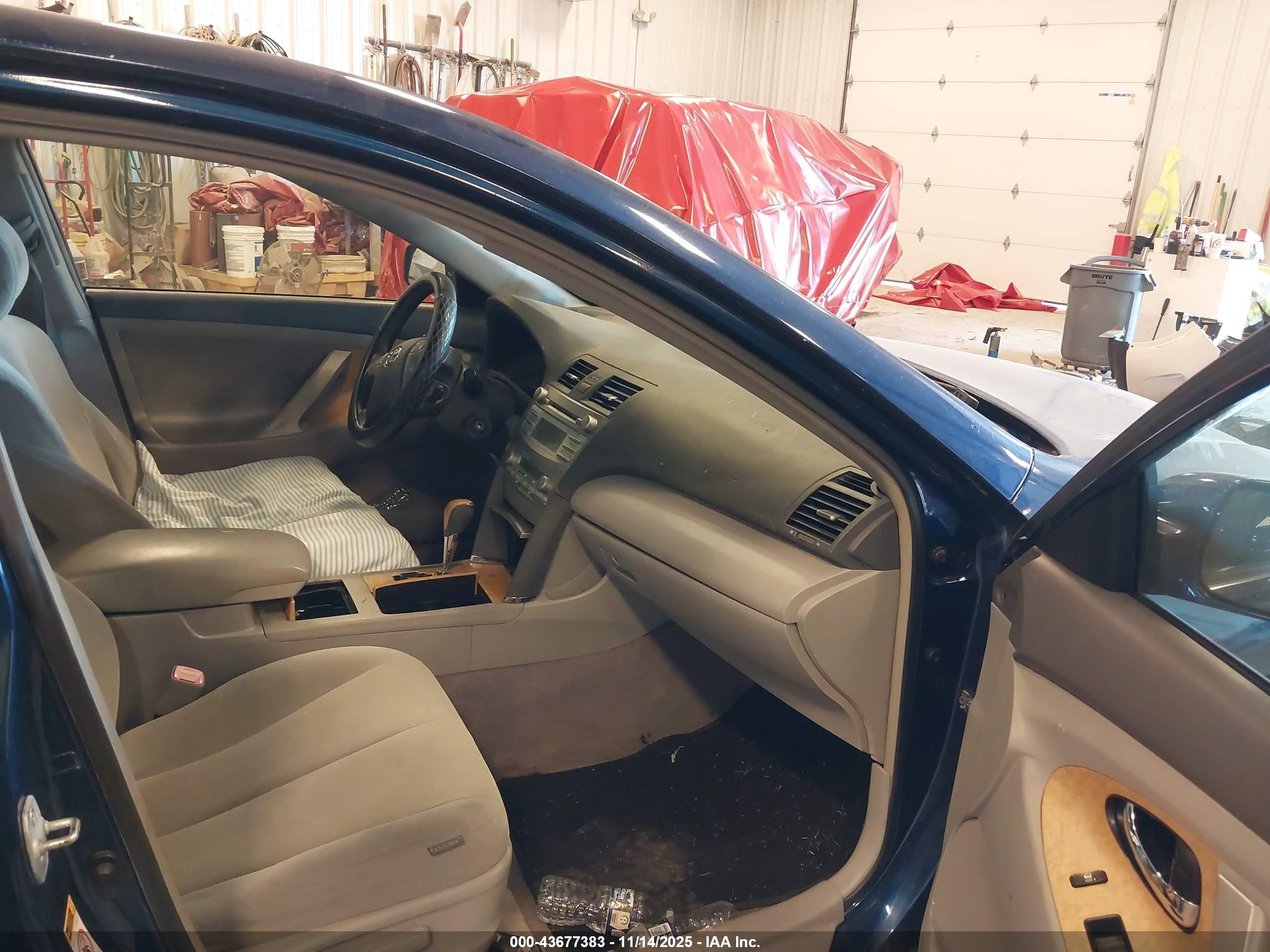 2007 Toyota Camry Xle Blue vin: JTNBE46K173021390