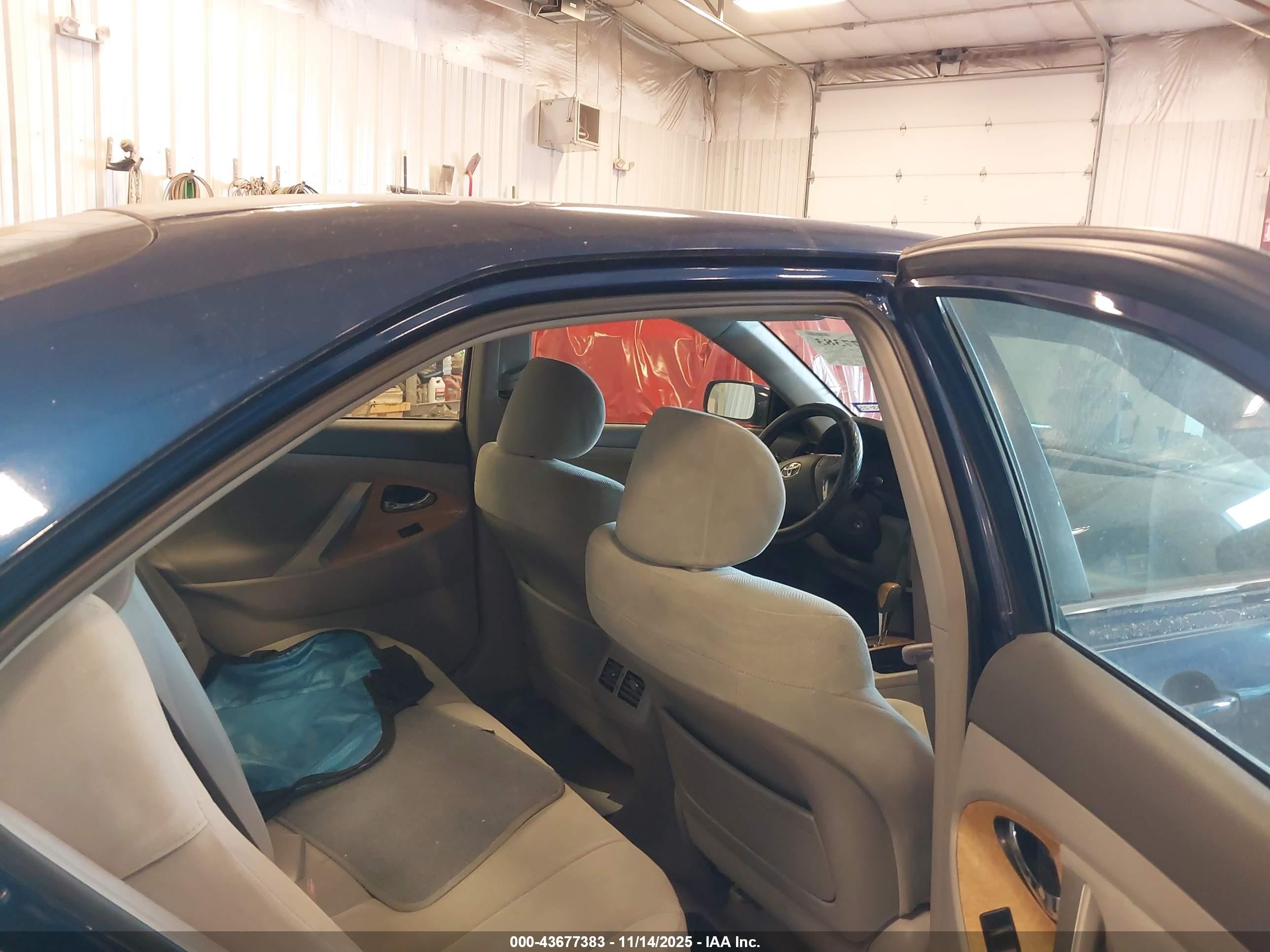 2007 Toyota Camry Xle Blue vin: JTNBE46K173021390