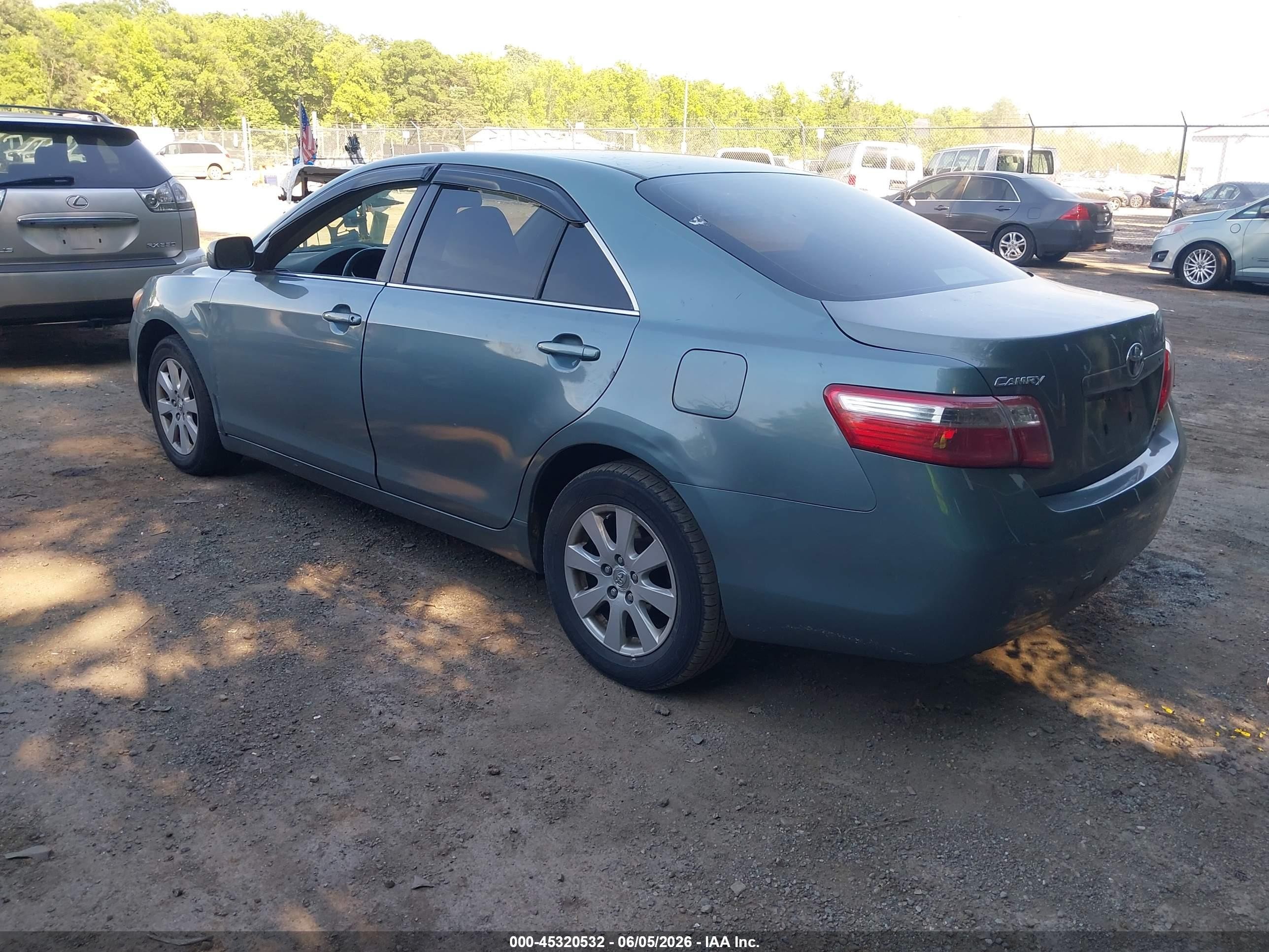 2007 Toyota Camry Xle Серый vin: JTNBE46K173027027